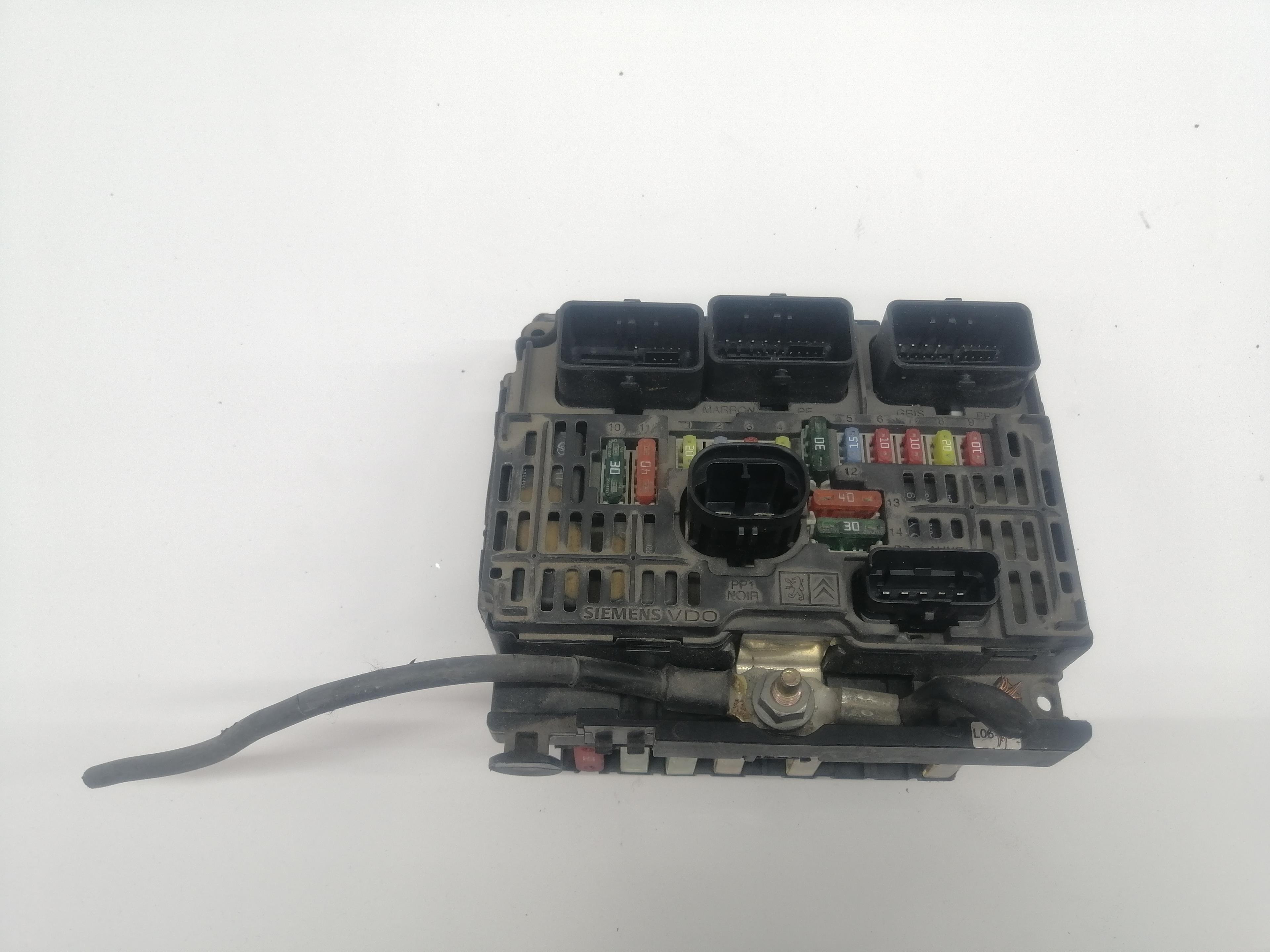 FORD Focus RS Fuse Box 25505747