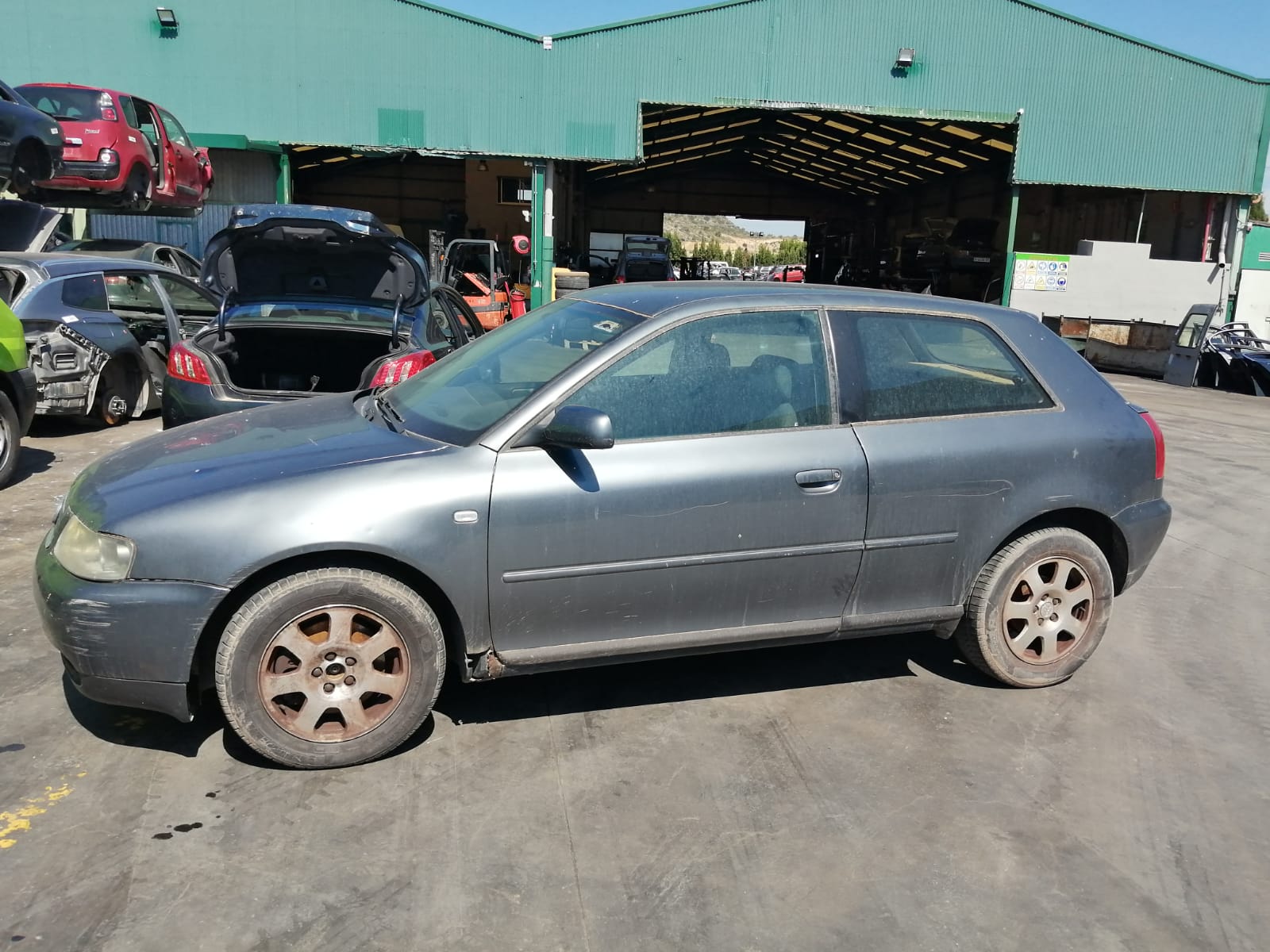 AUDI A3 8L (1996-2003) Bal első ajtó külső fogantyúja 4B1837207 25161404