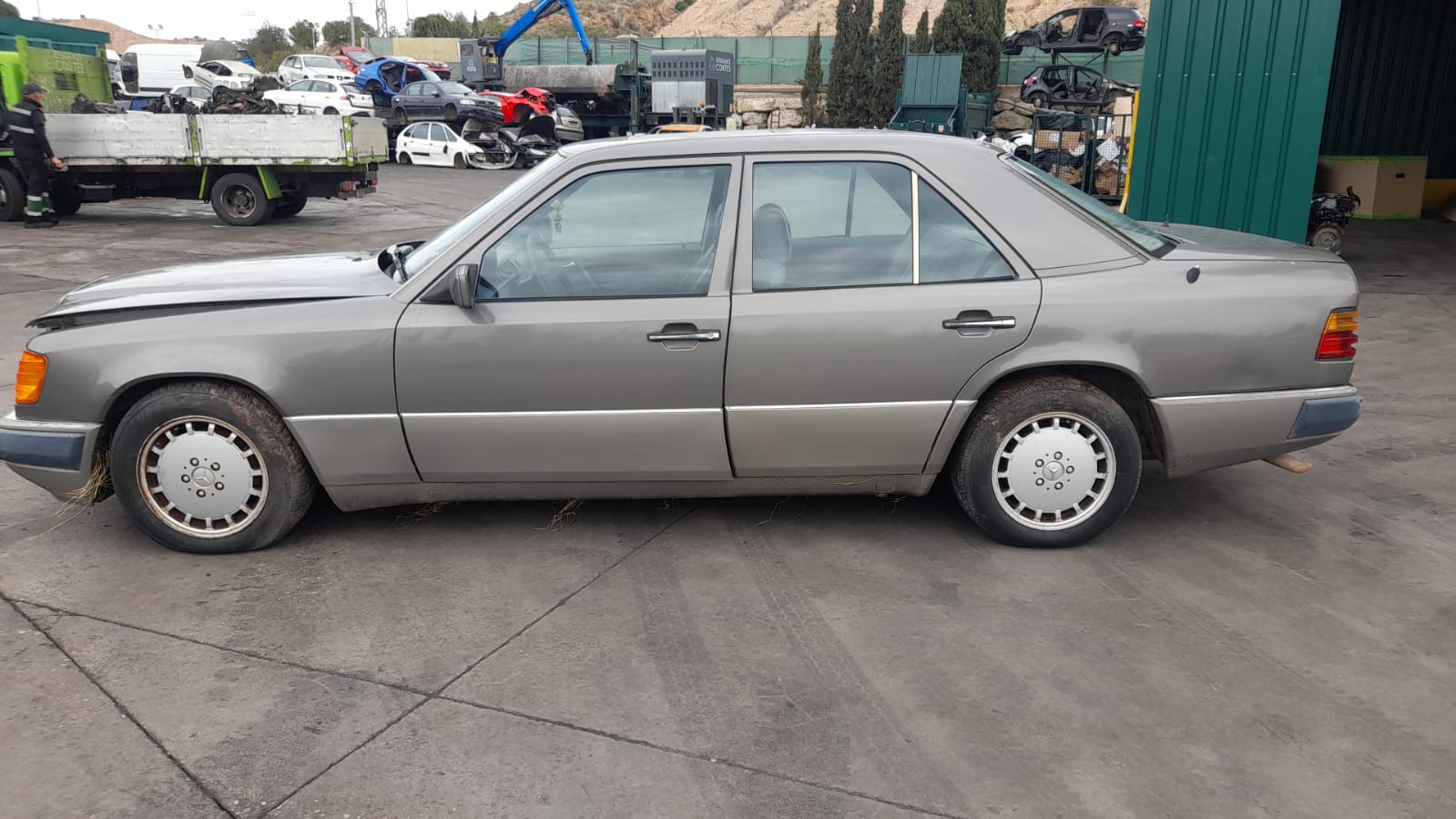 MERCEDES-BENZ E-Class W124 (1984-1997) Дверь передняя левая A1247202505 23892122