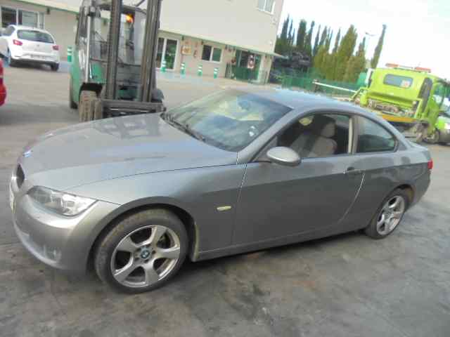 BMW 3 Series E90/E91/E92/E93 (2004-2013) Priekšējo labo durvju logu pacēlājs 51337193456 18343208