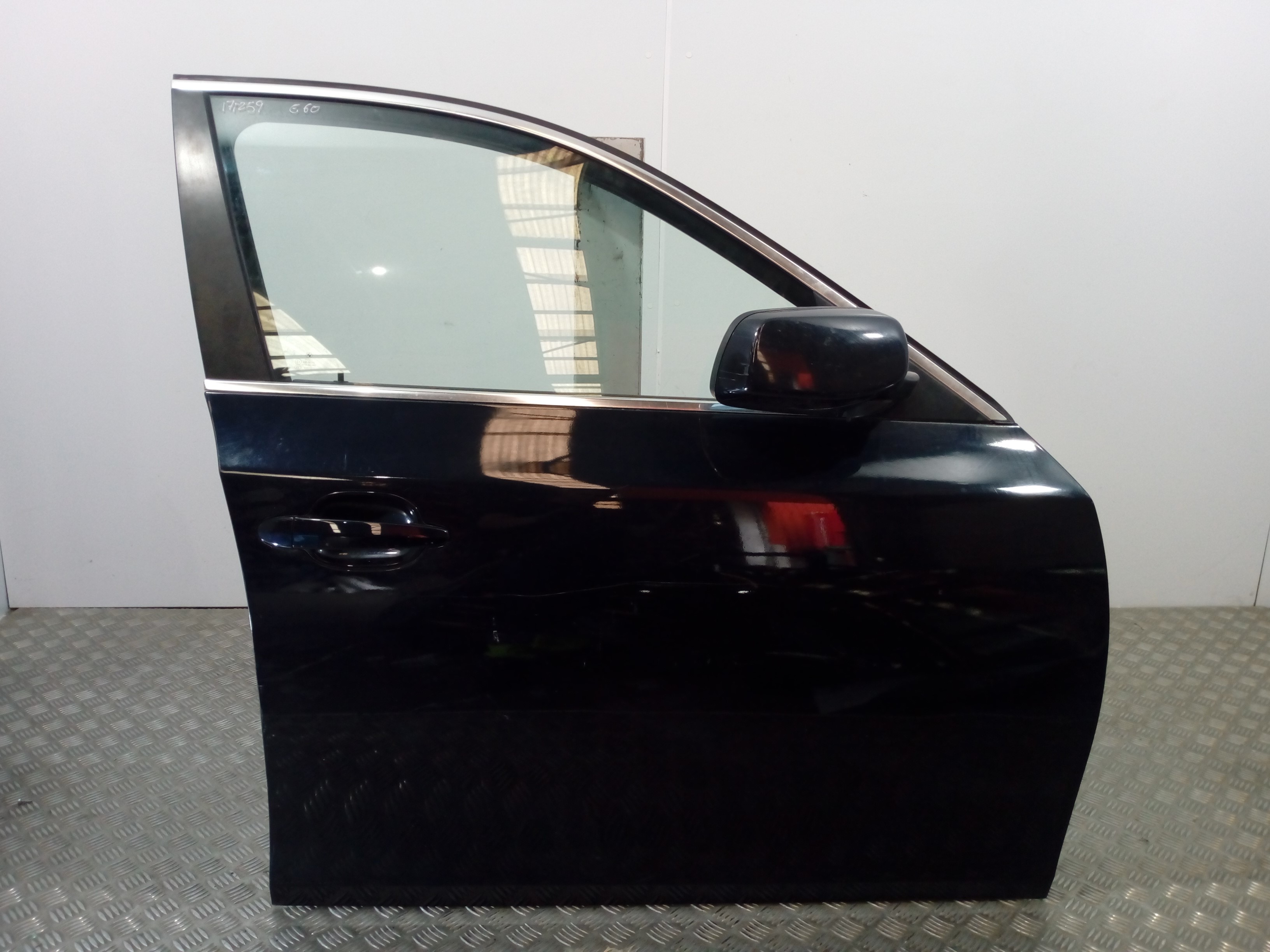 BMW 5 Series E60/E61 (2003-2010) Передняя правая дверь 41515A2A3A6 18571760