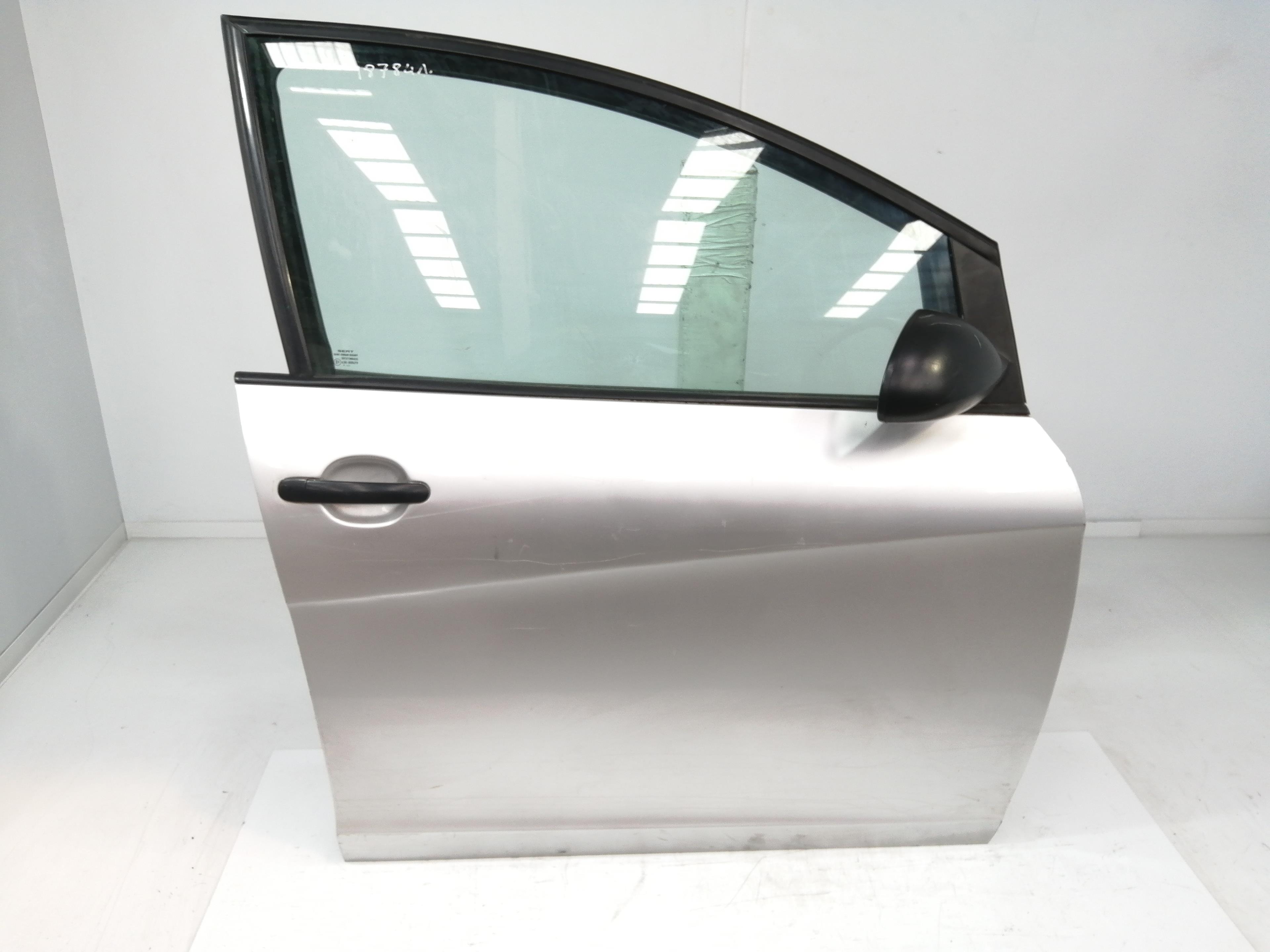 SEAT Toledo 3 generation (2004-2010) Front Right Door 5P0831056 25199281