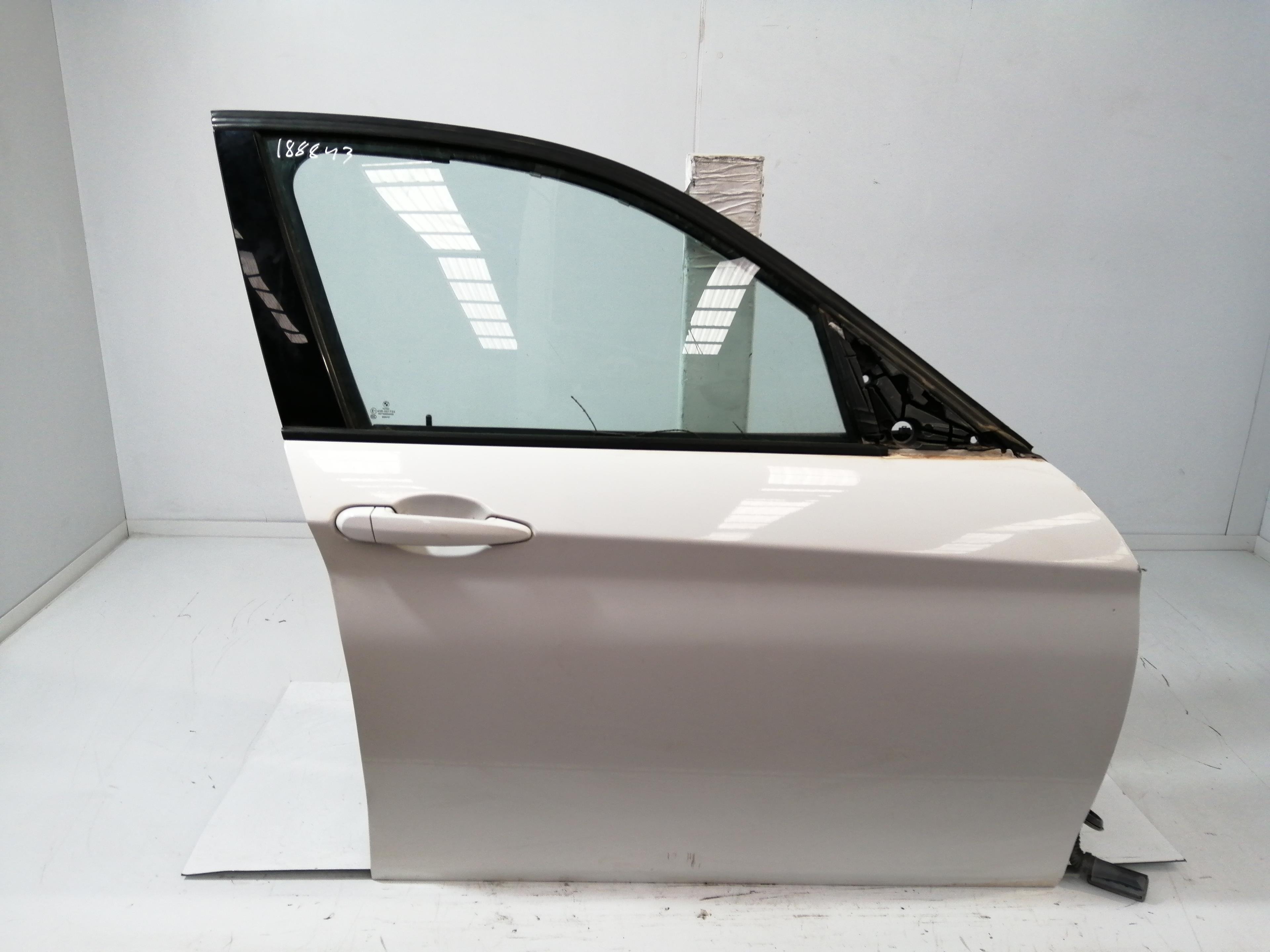 BMW 1 Series F20/F21 (2011-2020) Höger främre dörr 41009628760 25221263