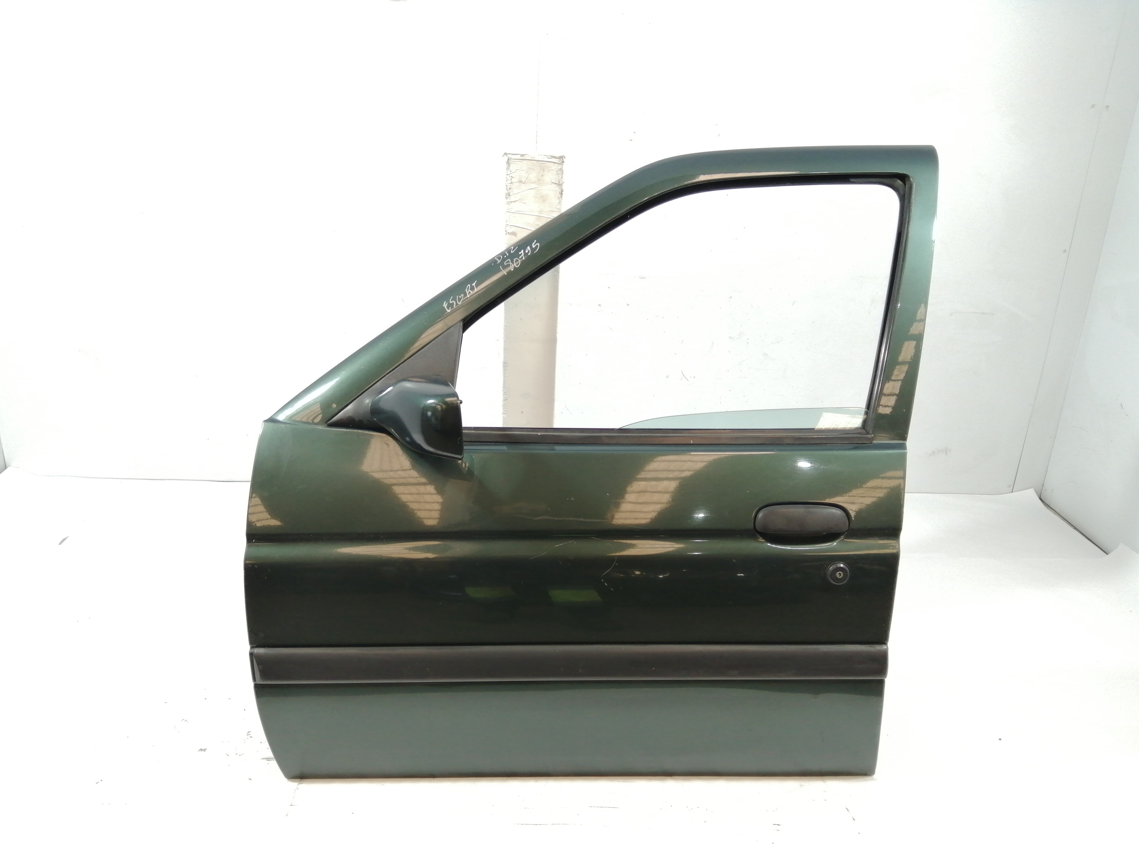 FORD Escort 5 generation (1990-2000) Front Left Door 1055095 21064313