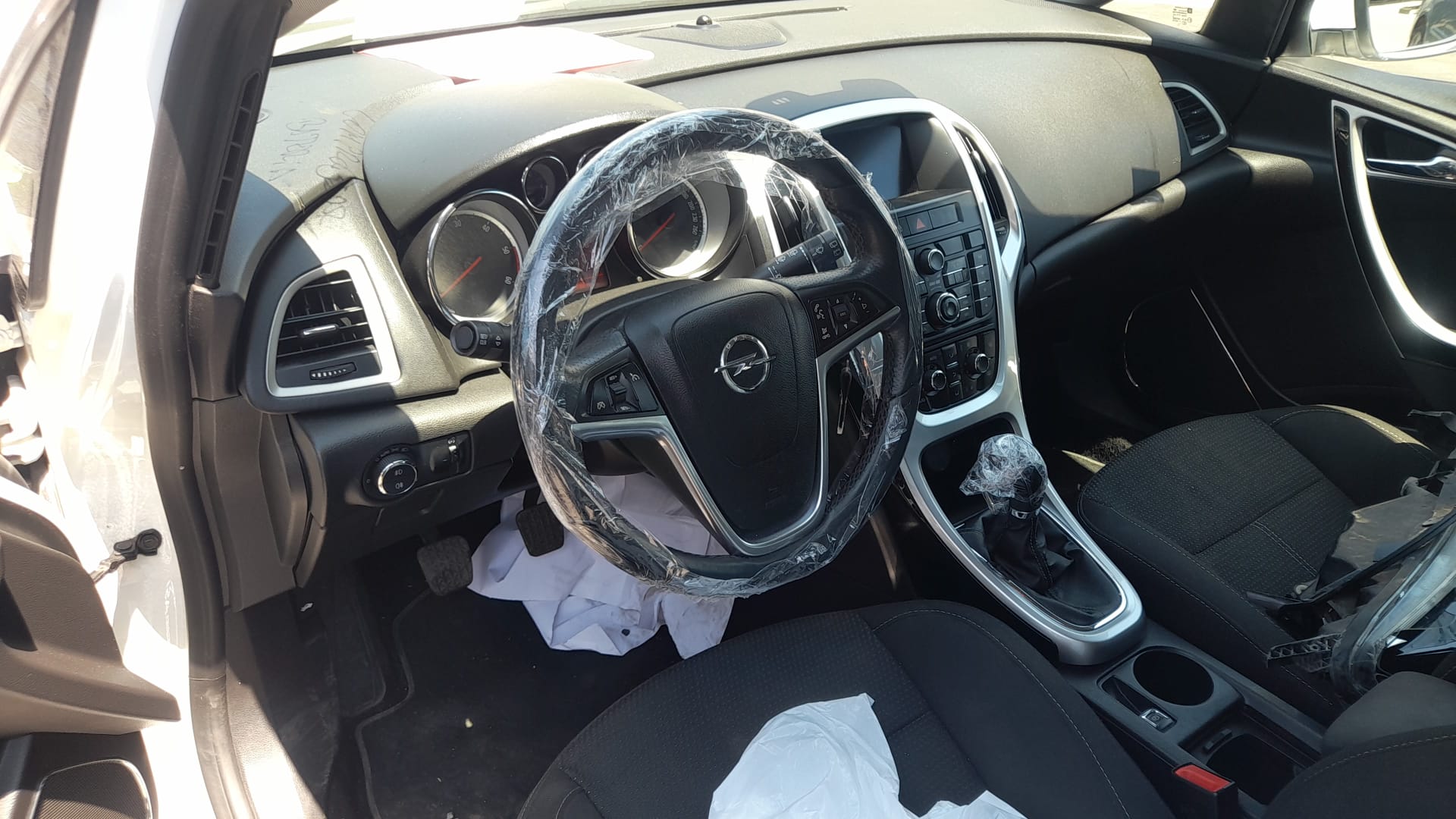 OPEL Astra J (2009-2020) Comutator geam ușă stânga față 13305011 18565440