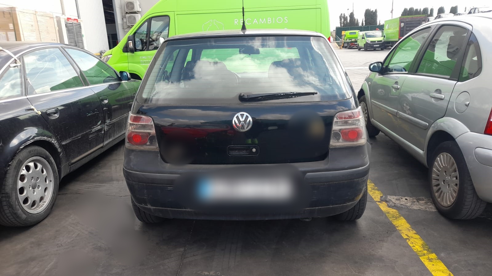 VOLKSWAGEN Golf 4 generation (1997-2006) Bagāžnieks 1J6827025G 23652168