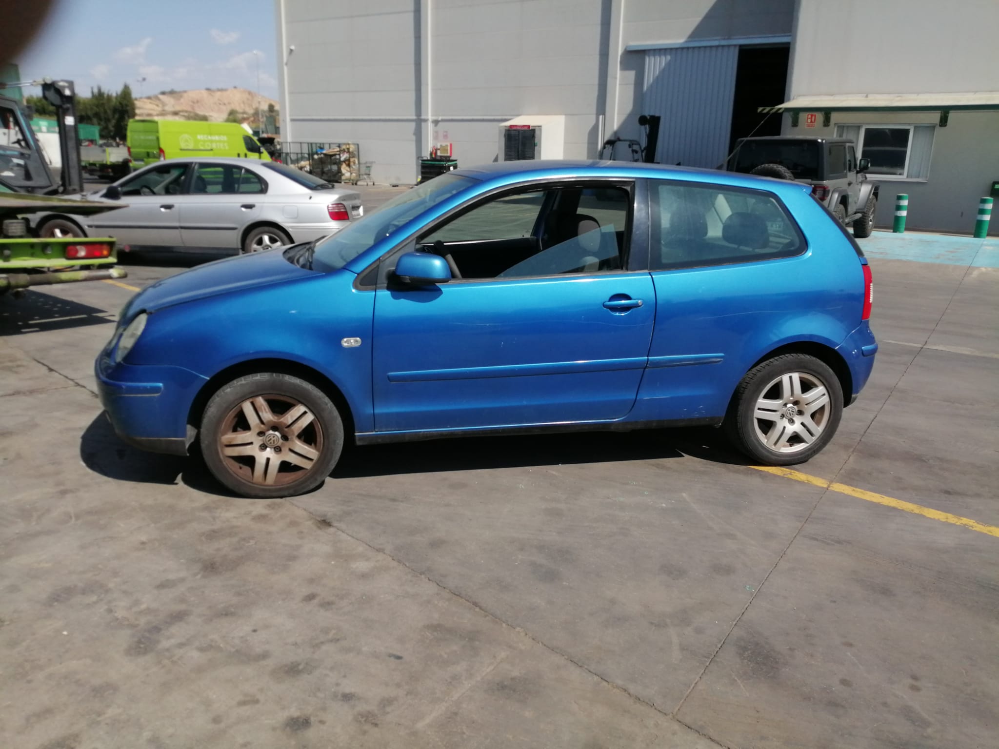 VOLKSWAGEN Polo 4 generation (2001-2009) Priekšējās kreisās durvis 6Q3831055K 18632747