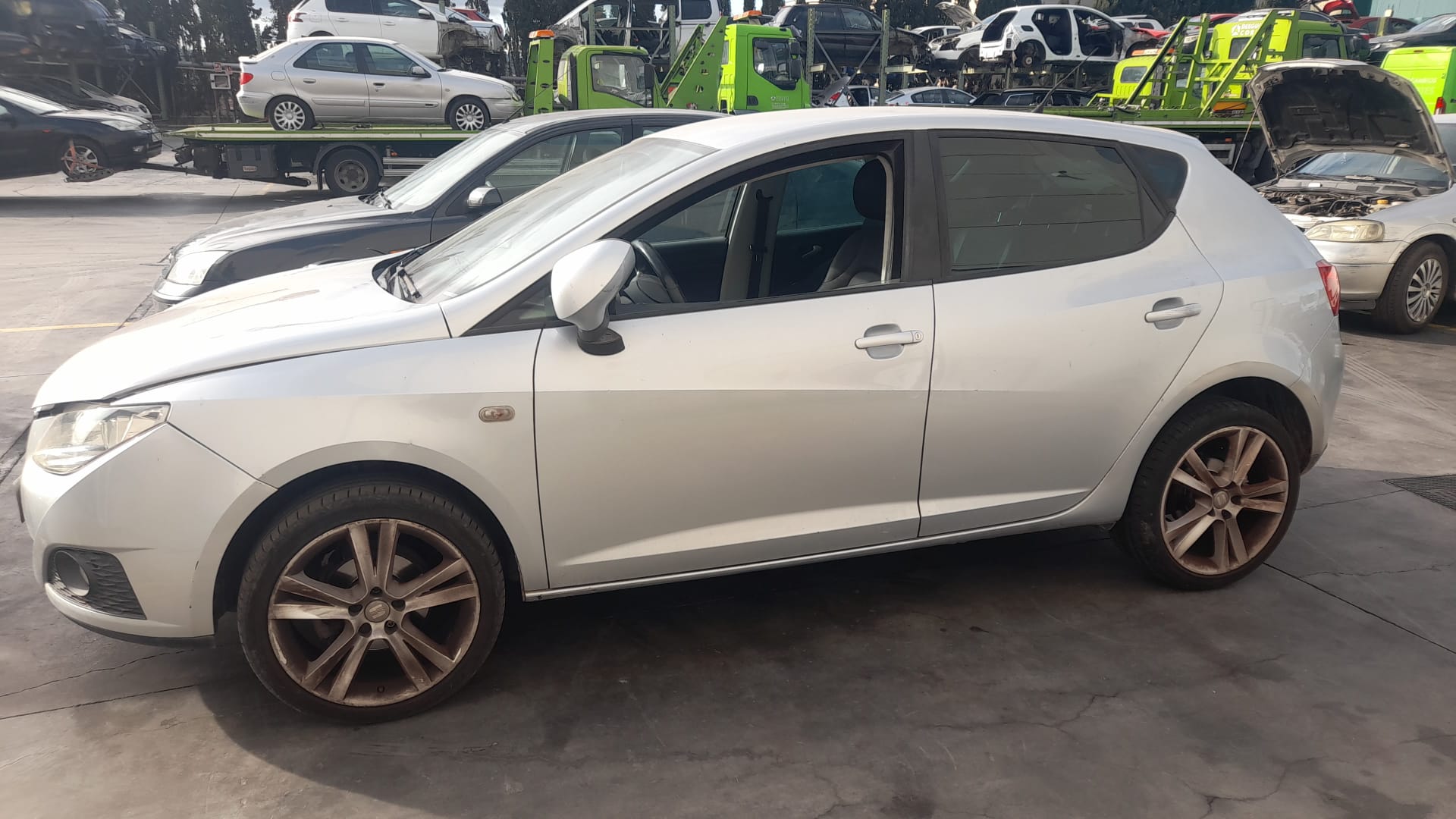 SEAT Ibiza 4 generation (2008-2017) Aizmugurējais buferis 6J4807421, 6J4807434B 23822941