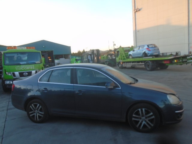 VOLKSWAGEN Jetta 5 generation (2005-2011) Priekinių kairių durų langų pakėlimo mygtukai 1K4959857C 25125439