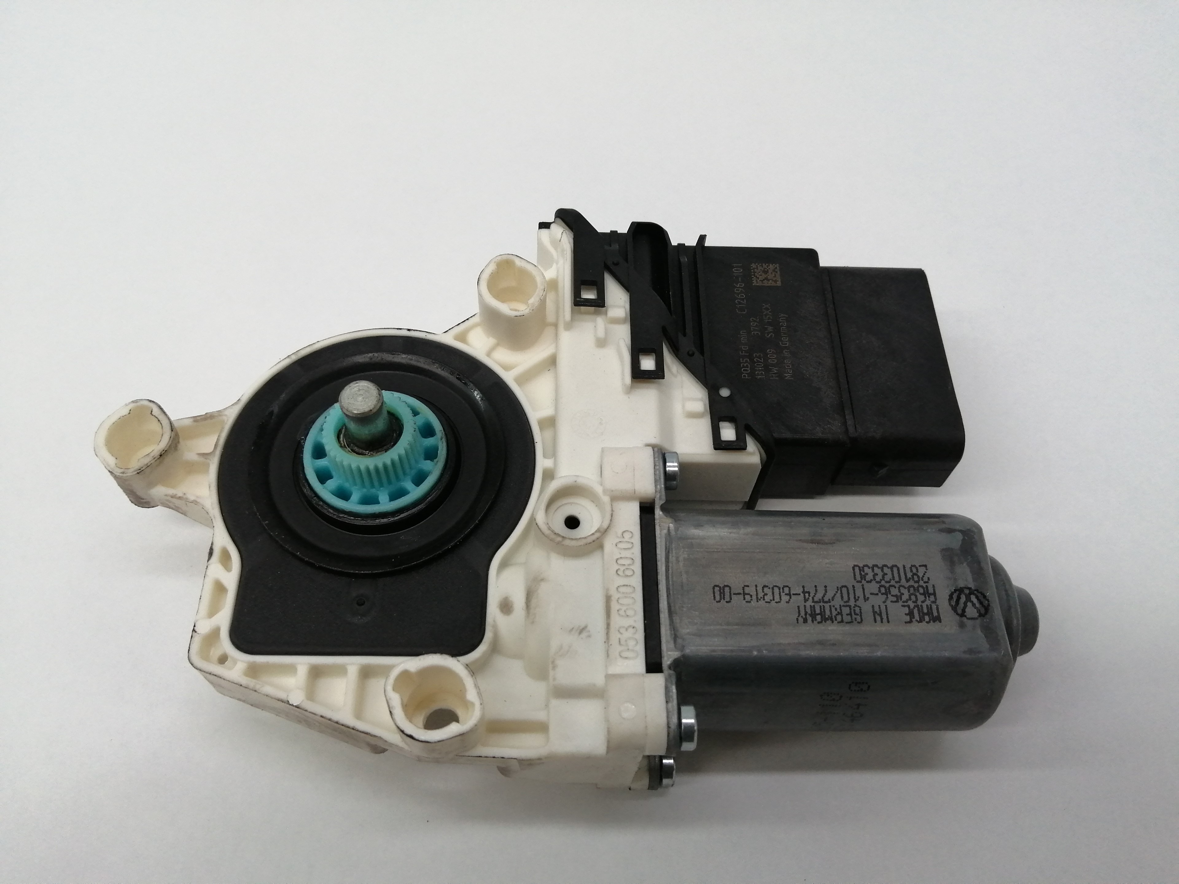 VOLKSWAGEN Tiguan 1 generation (2007-2017) Rear Left Door Window Control Motor 5N0959703F 25125625