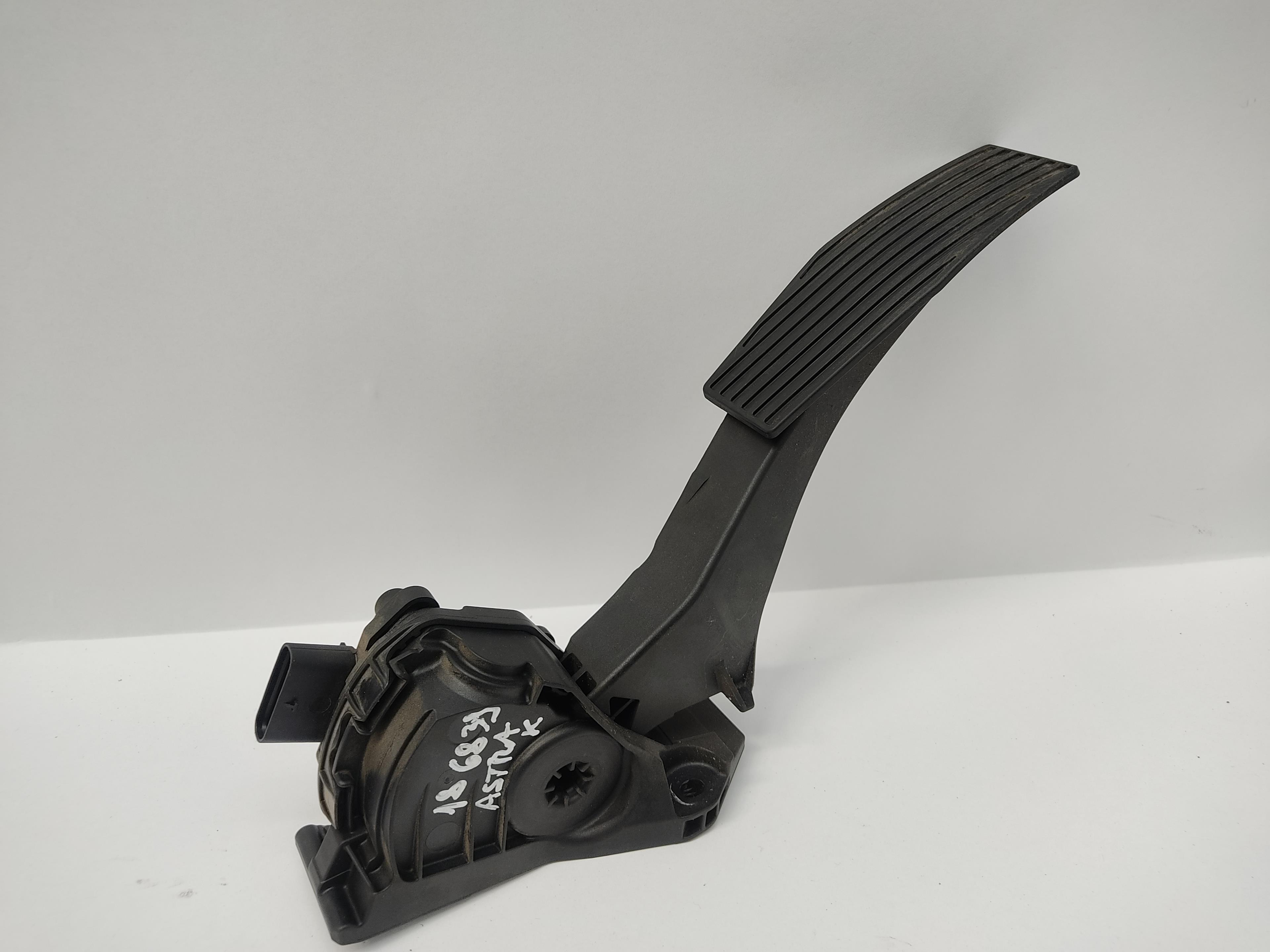 OPEL Astra K (2015-2021) Throttle Pedal 13373776 24298774