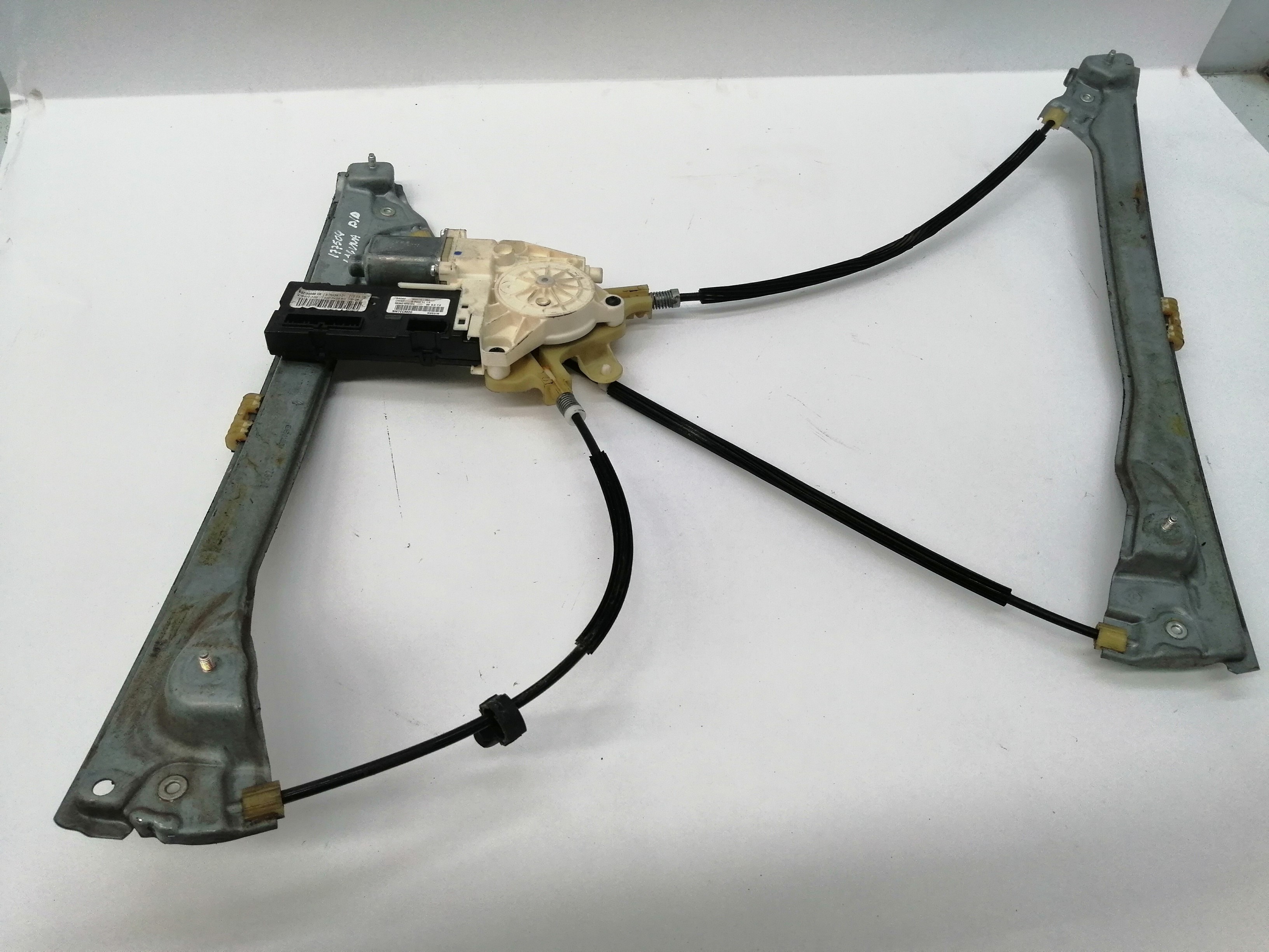 VOLKSWAGEN Laguna 3 generation (2007-2015) Front Right Door Window Regulator 807000002R 18667770