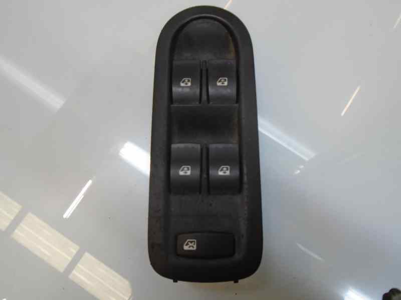 HYUNDAI Scenic 2 generation (2003-2010) Front Left Door Window Switch 8200315042 18448214