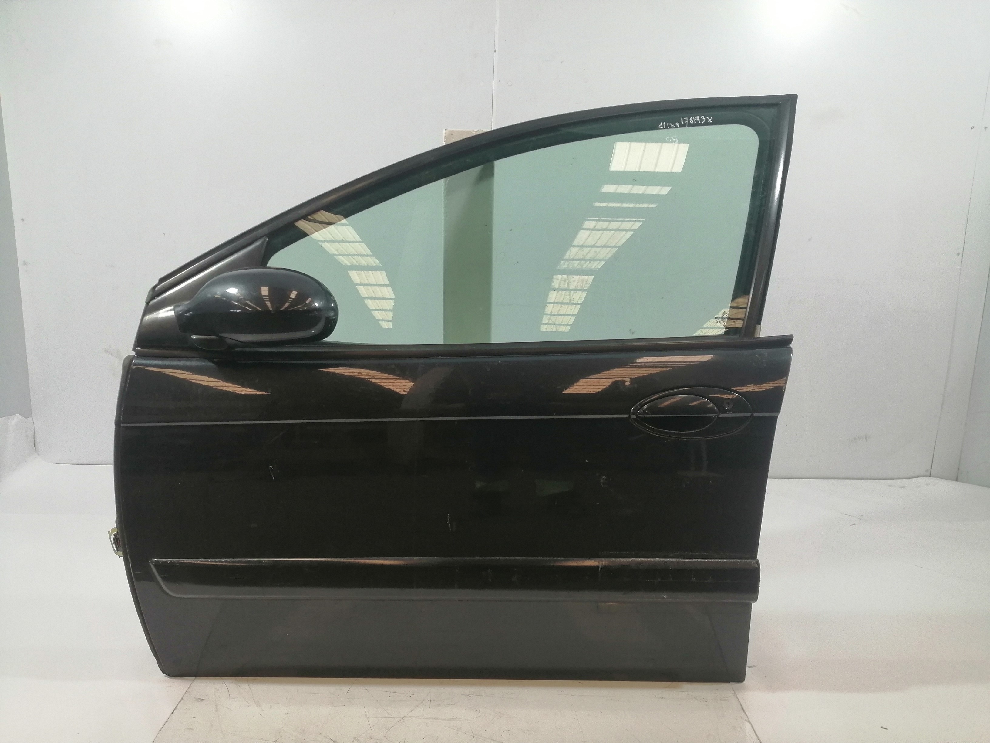 CITROËN C5 1 generation (2001-2008) Front Left Door 9002P1 18662970