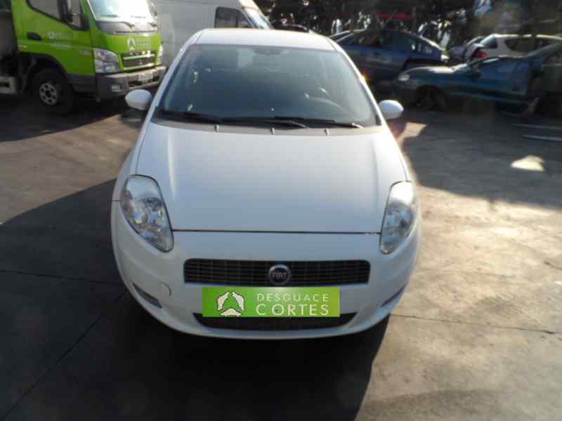 FIAT Grande Punto 1 generation (2006-2008) Egyéb karosszéria-alkatrészek 51718011 18372161