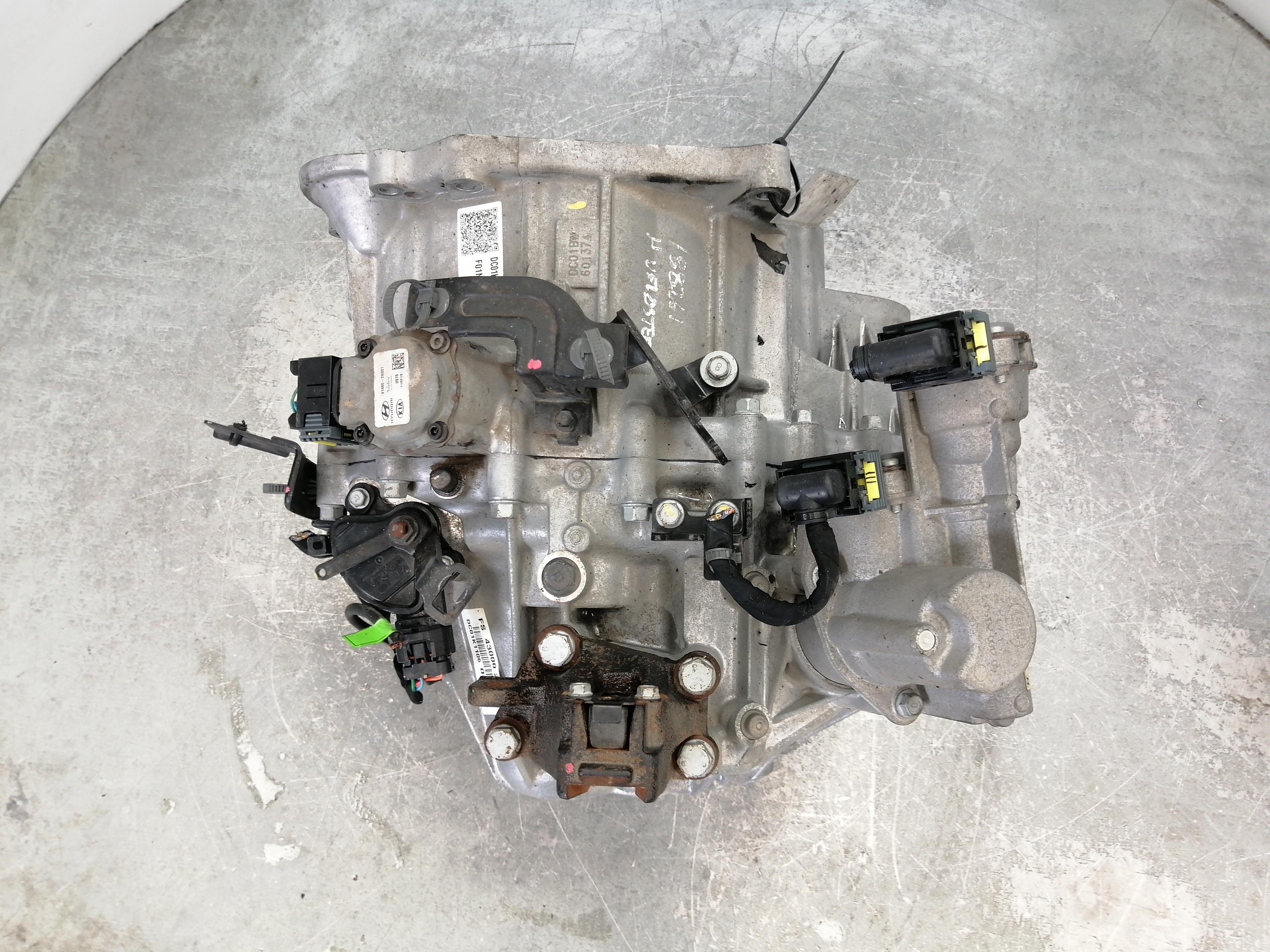 HYUNDAI Veloster 1 generation (2011-2016) Gearbox DC01BW 25199706