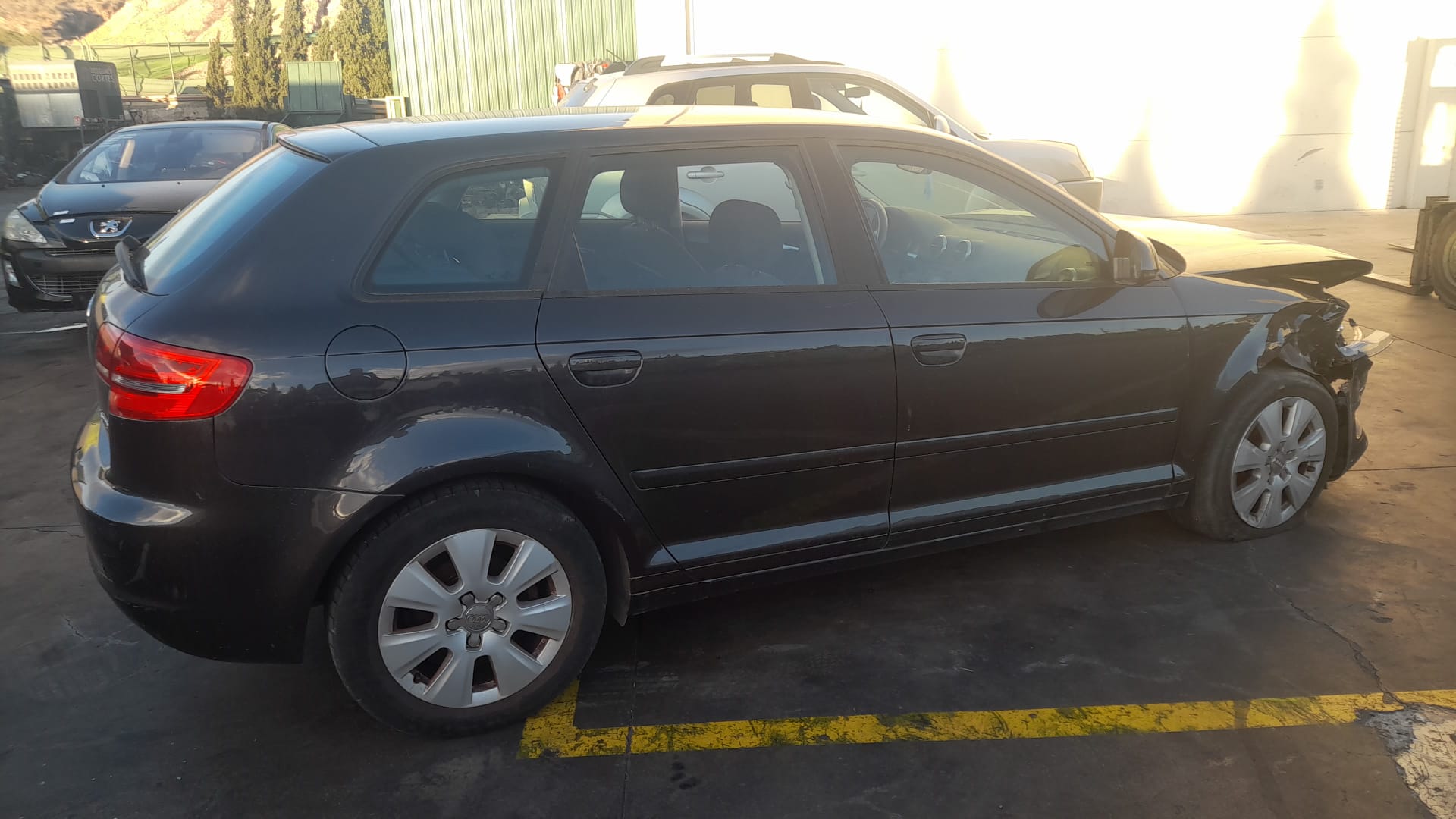 AUDI A3 8P (2003-2013) Främre vänstra dörrlås 4F1837015E 24769431