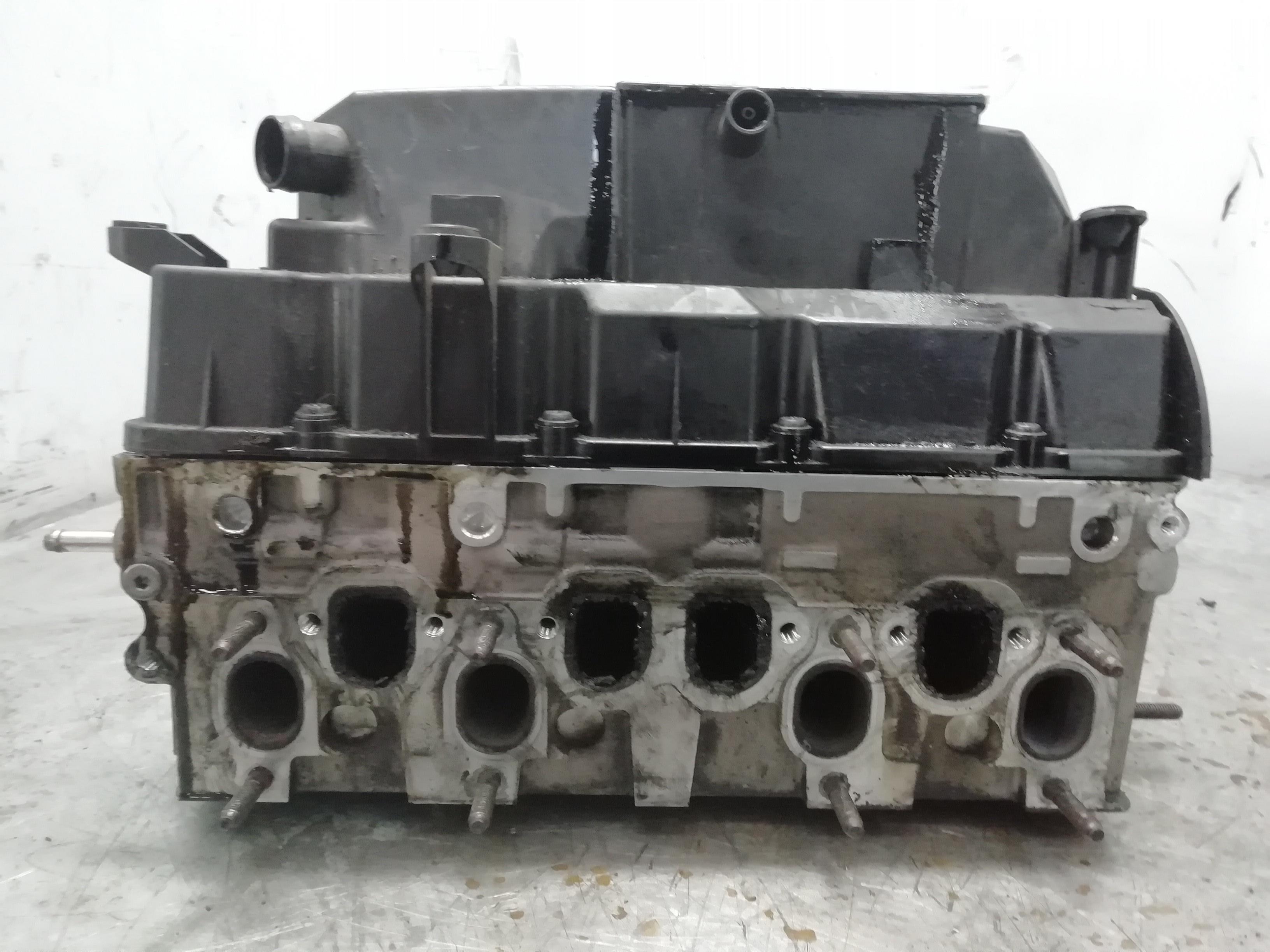 VOLKSWAGEN Passat B6 (2005-2010) Engine Cylinder Head 25181530