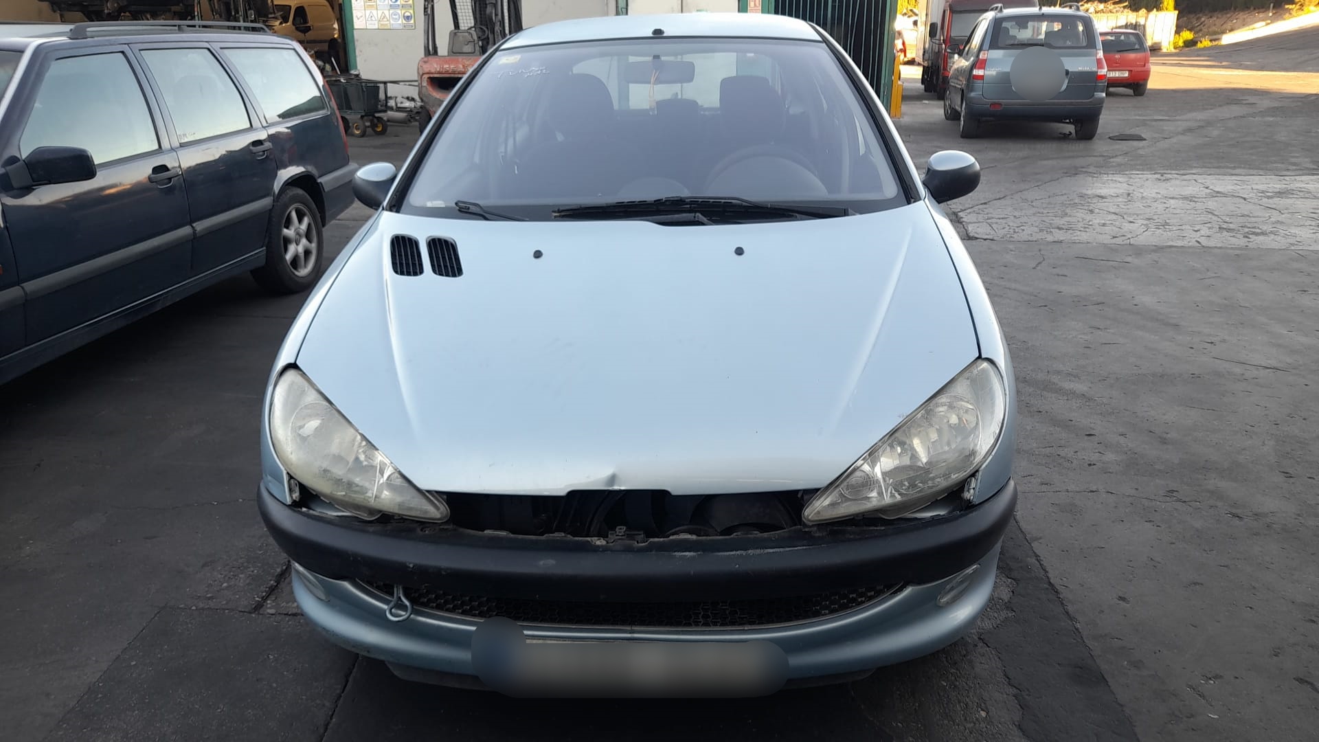 PEUGEOT 206 1 generation (1998-2009) Дверь передняя левая 9002K5 18647168