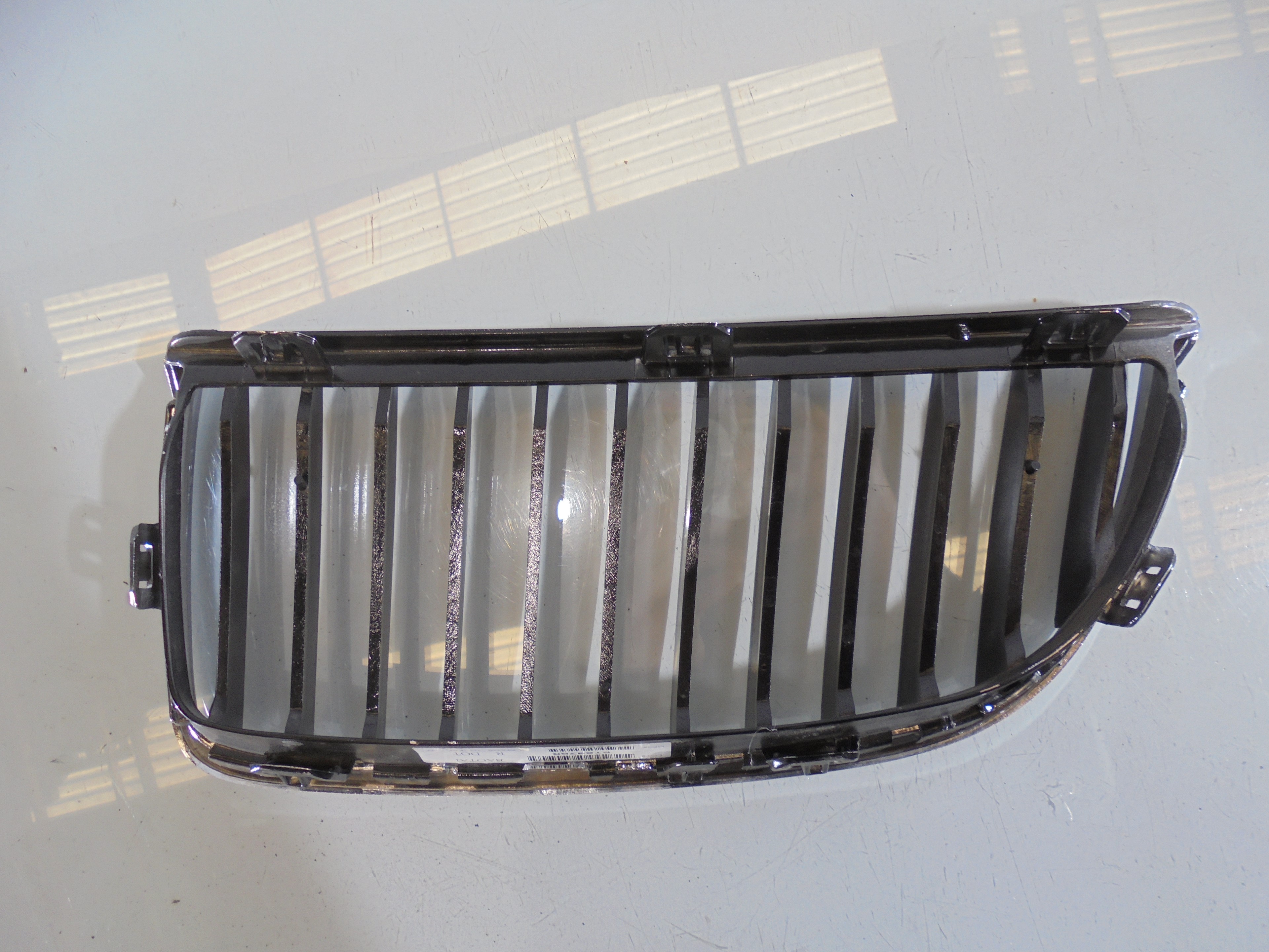 BMW 3 Series E90/E91/E92/E93 (2004-2013) Radiator Grille DER 18528840