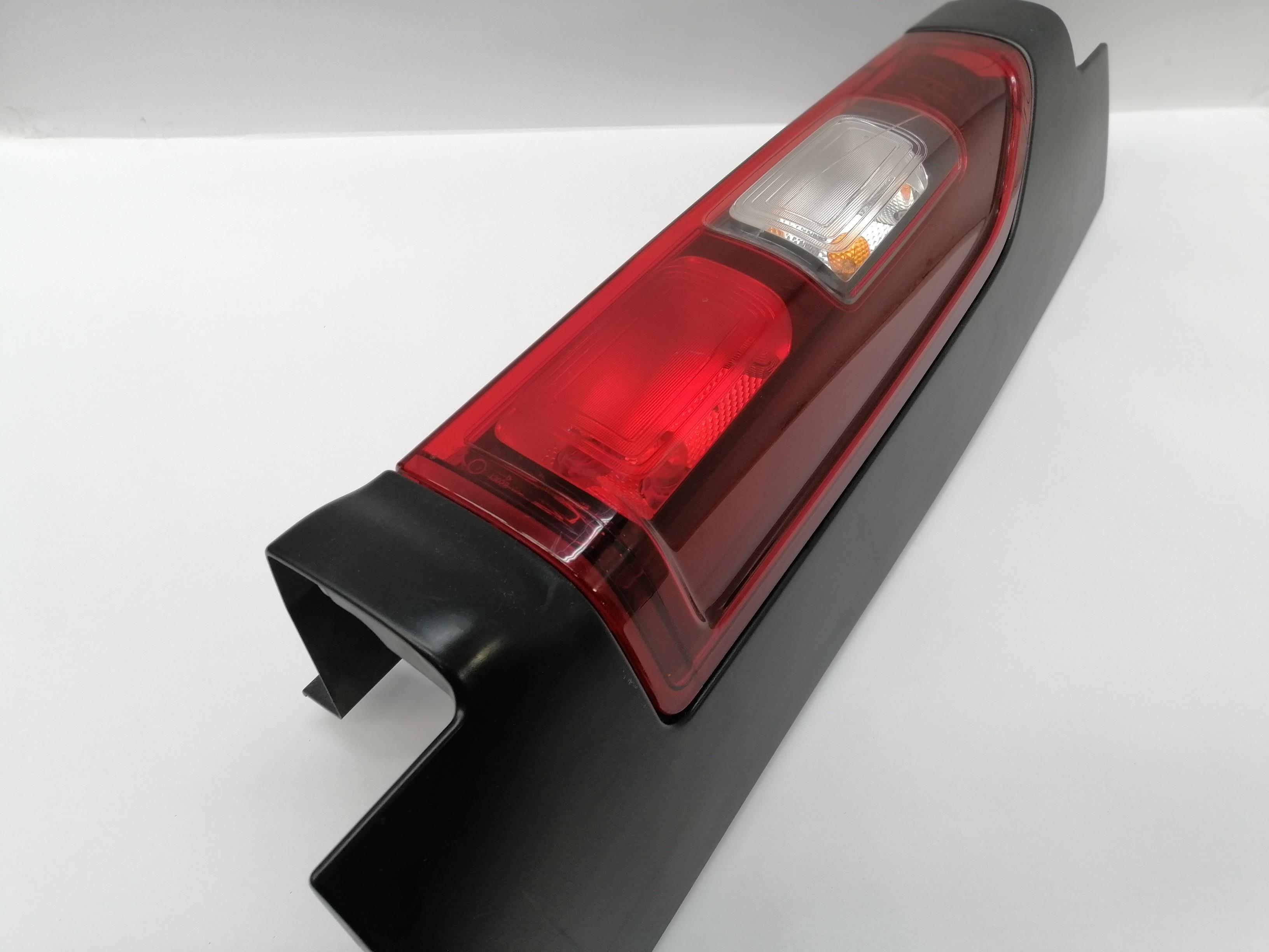 OPEL Vivaro B (2014-2019) Rear Right Taillight Lamp 4422465 24020825