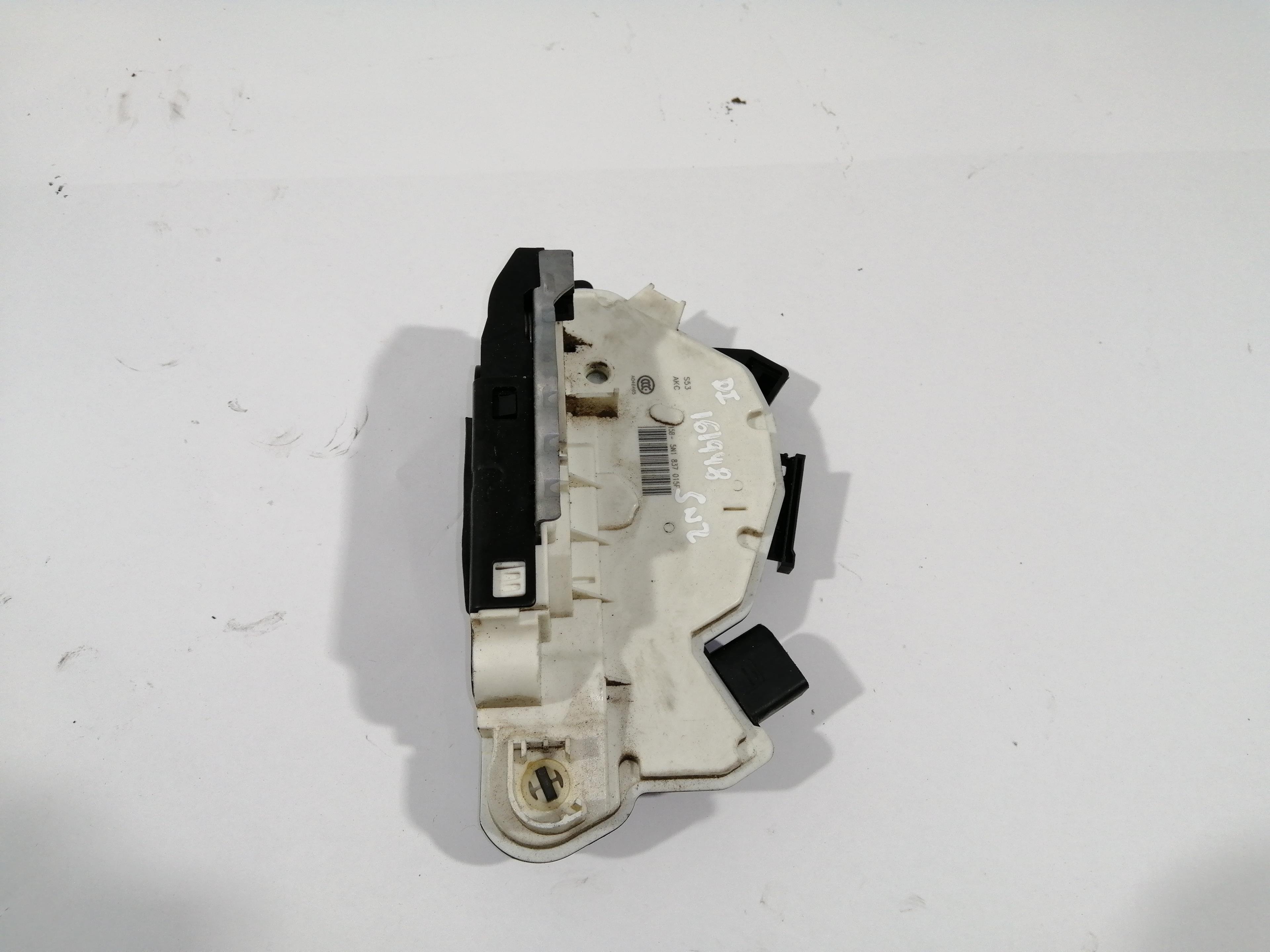 VOLKSWAGEN Tiguan 1 generation (2007-2017) Front Left Door Lock 5N1837015F 25179017