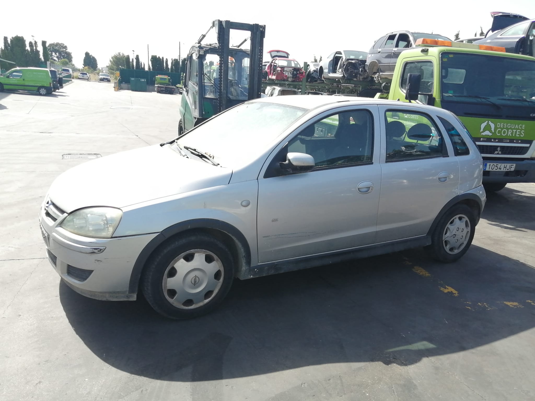 OPEL Corsa C (2000-2006) Oikea takavalo 93170223 18504031