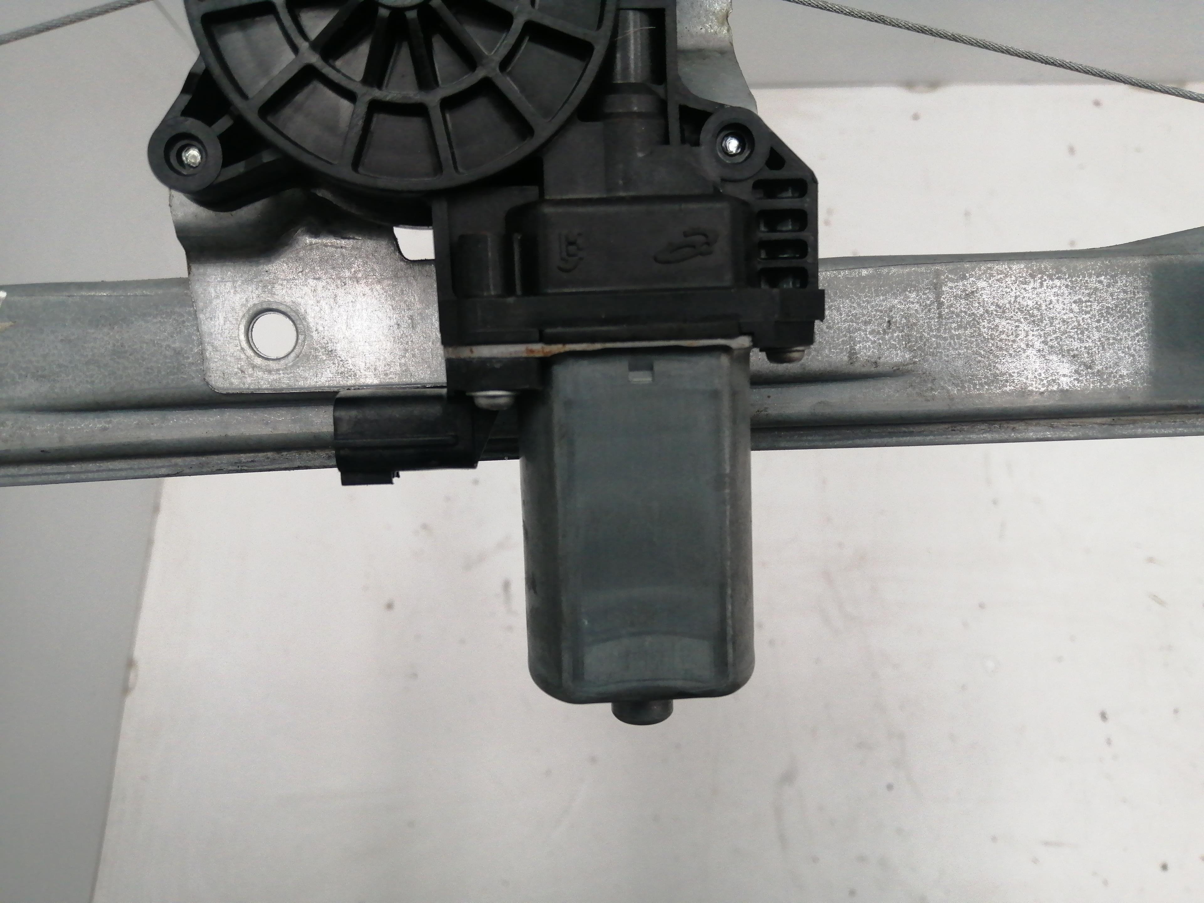 RENAULT Captur 1 generation (2013-2019) Rear left door window lifter 827012973R 25705470