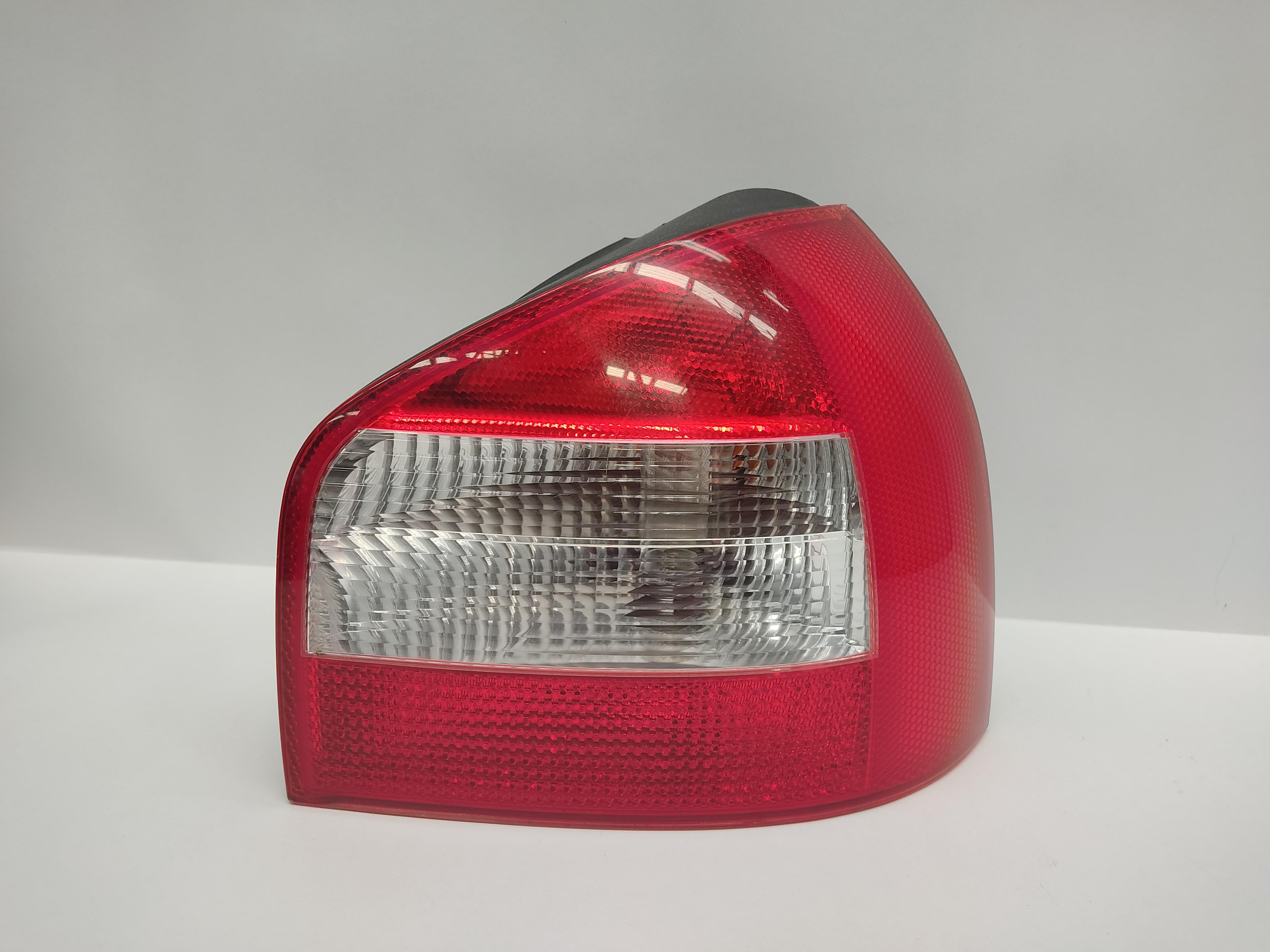 AUDI A3 8L (1996-2003) Rear Right Taillight Lamp 8L0945096C 25058660