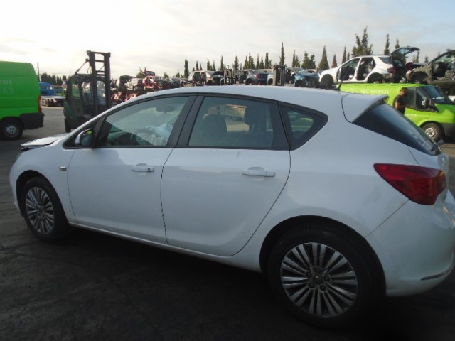 OPEL Astra J (2009-2020) Передний траверс 13470622 18511331