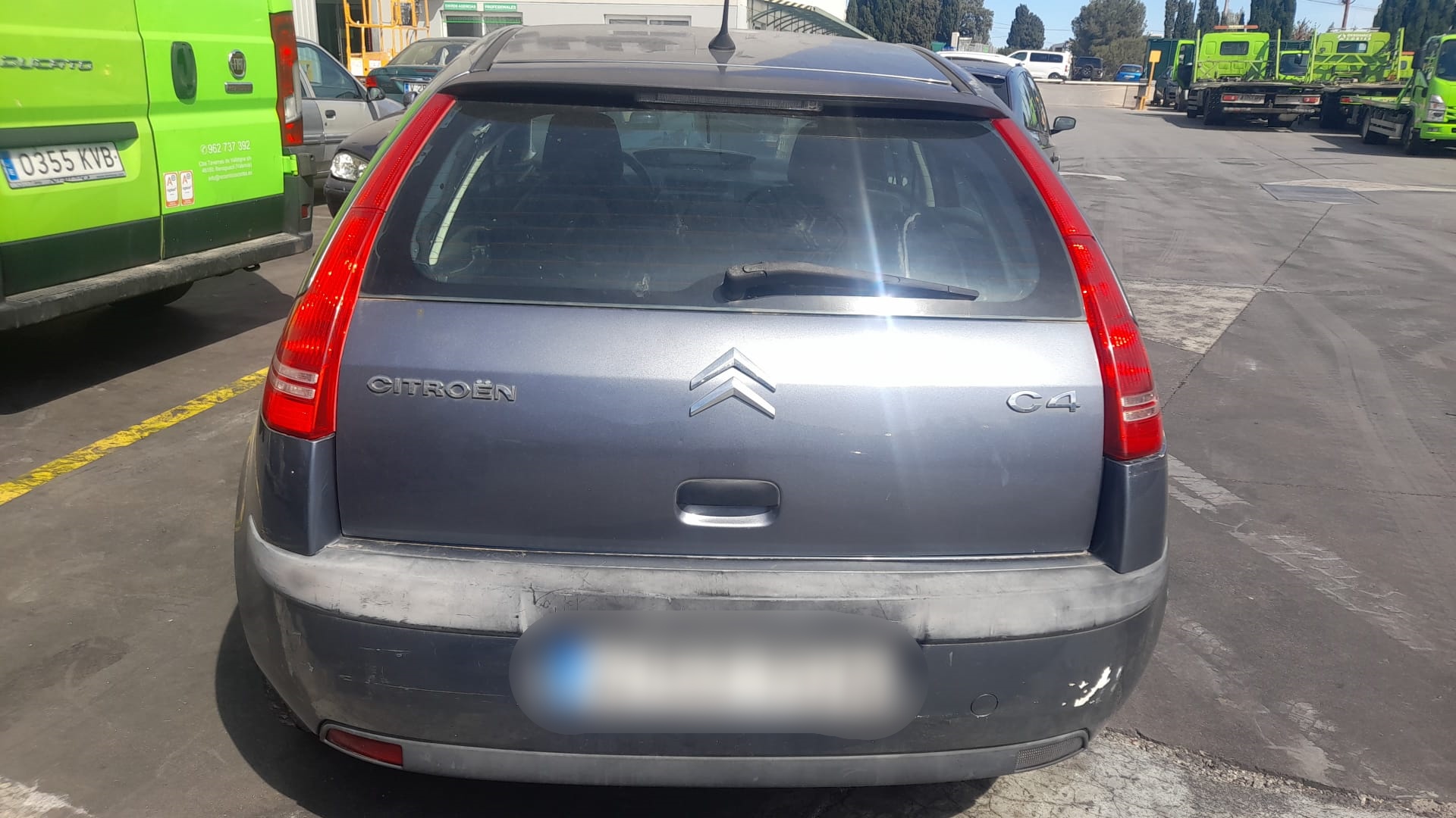 CITROËN C4 1 generation (2004-2011) Priekšējās kreisās durvis 9002W0 24907662