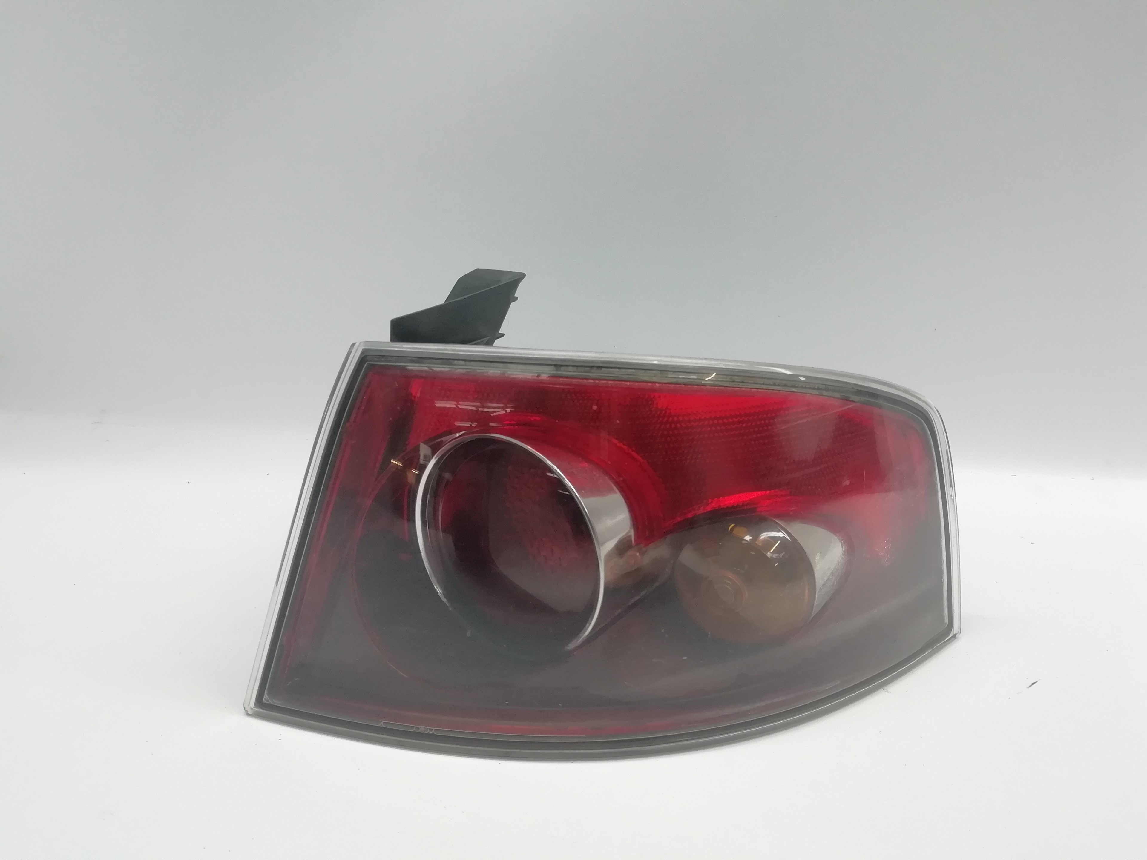 SEAT Cordoba 2 generation (1999-2009) Rear Right Taillight Lamp 6L6945112B 18605108