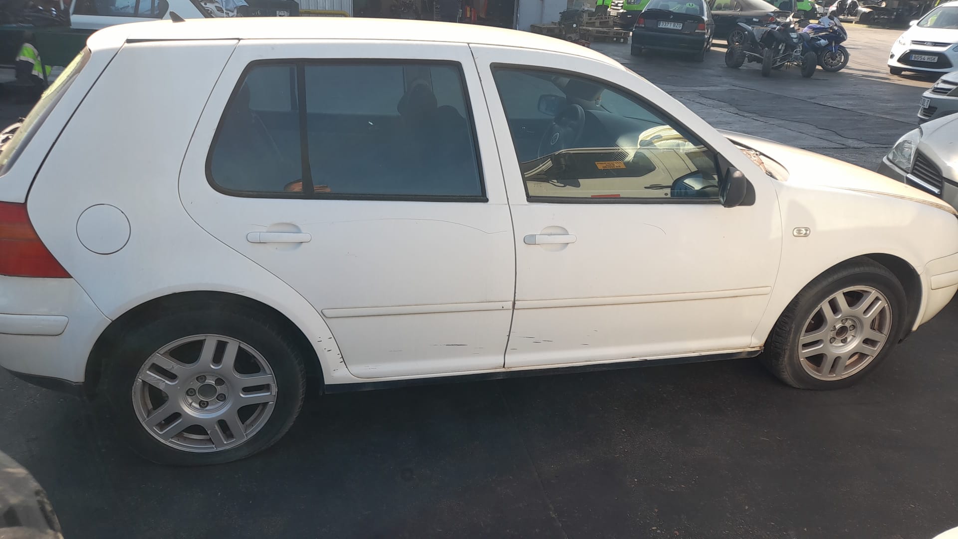 VOLKSWAGEN Bora 1 generation (1998-2005) Labās aizmugurējās durvis 1J6833056F 18655086