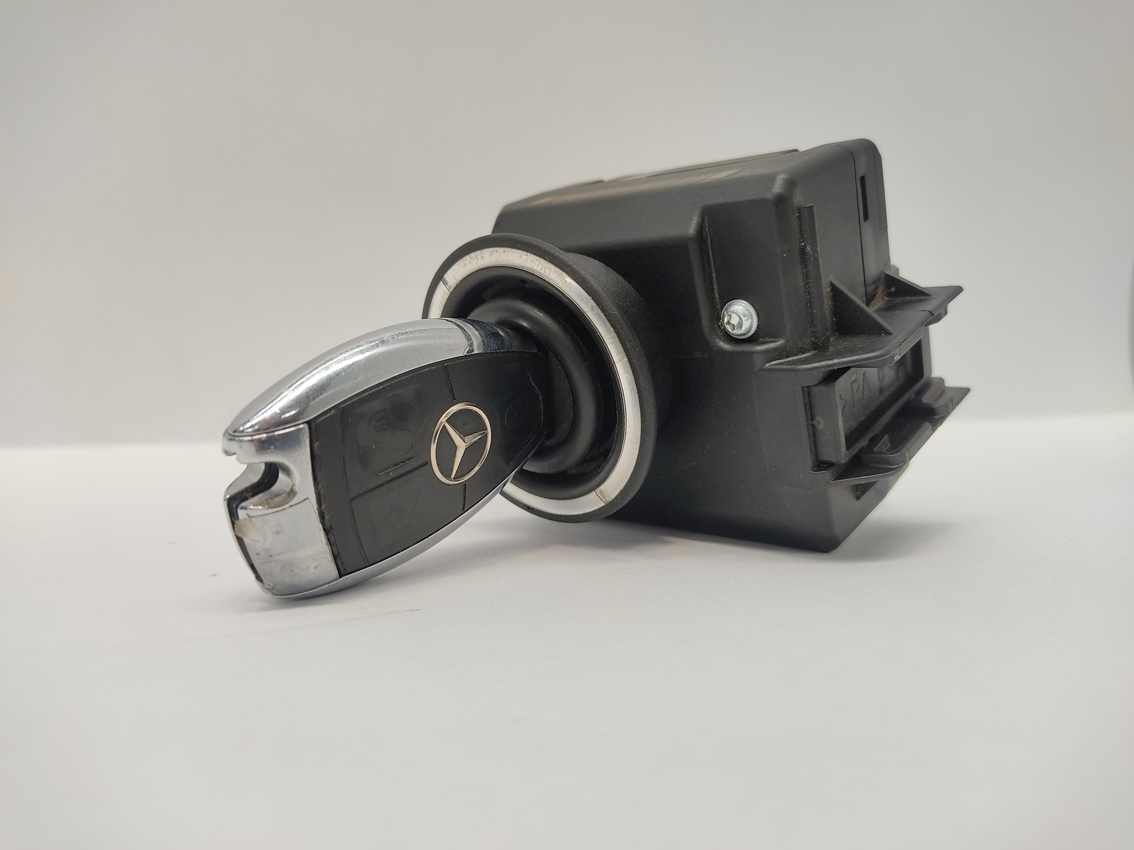 MERCEDES-BENZ C-Class W204/S204/C204 (2004-2015) Ignition Lock A2045451408 25058739