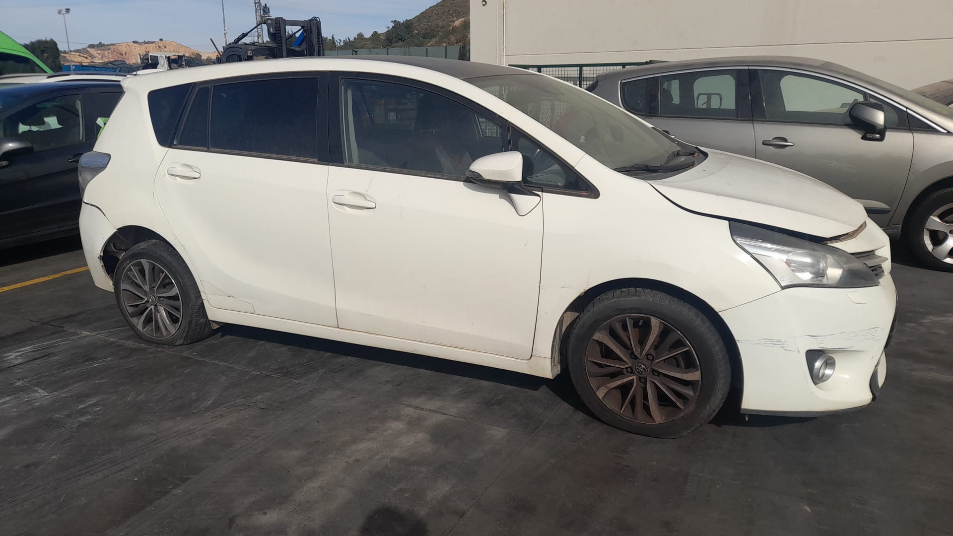 TOYOTA Verso 1 generation (2009-2015) Масляный радиатор 8507626,70377354 18612184