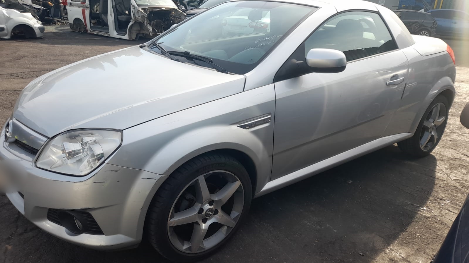 OPEL Tigra 2 generation (2004-2009) Oikea etulokasuoja 6102353 24462788