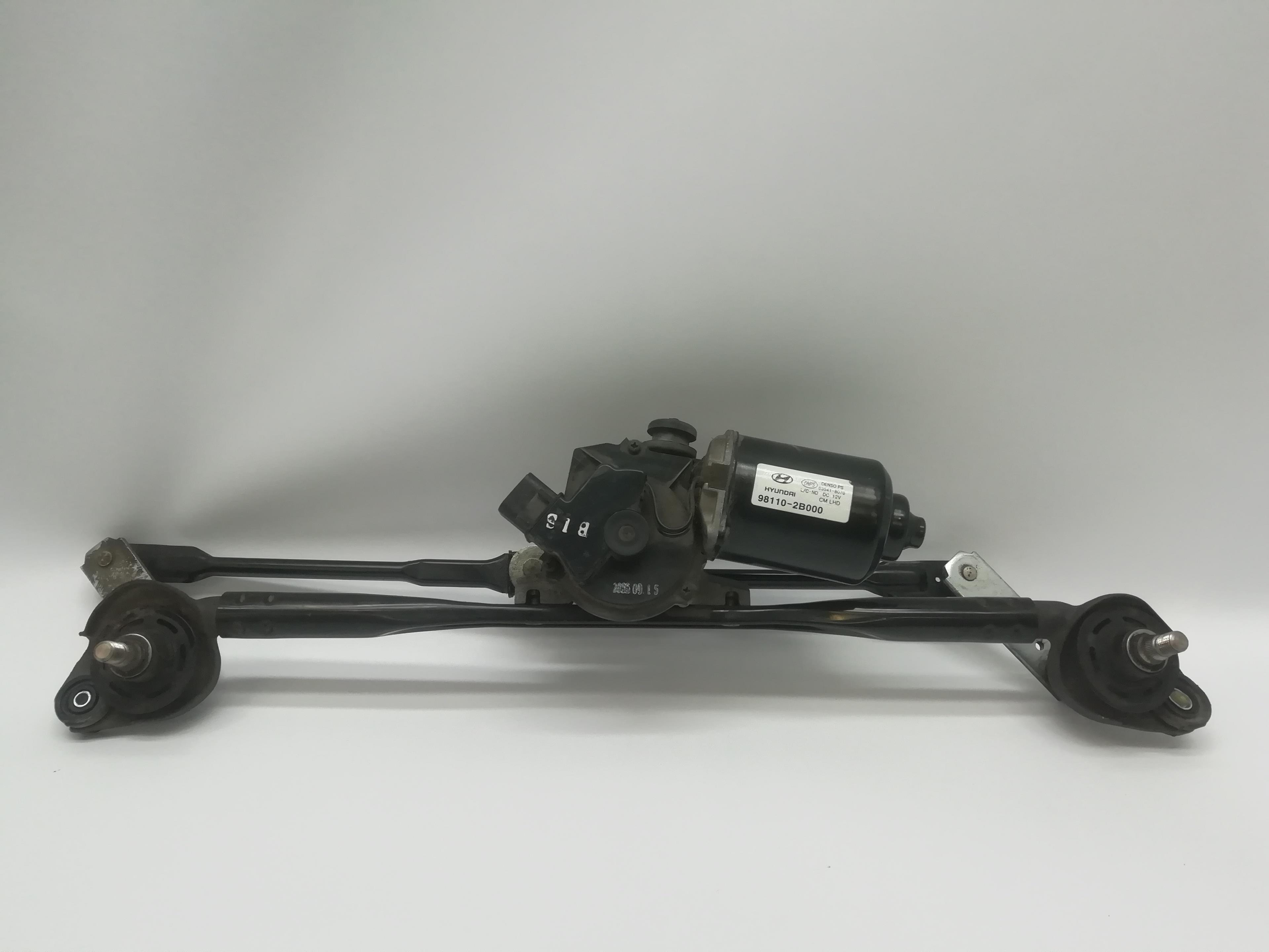 HYUNDAI Santa Fe CM (2006-2013) Front Windshield Wiper Mechanism 981202B000 25186446