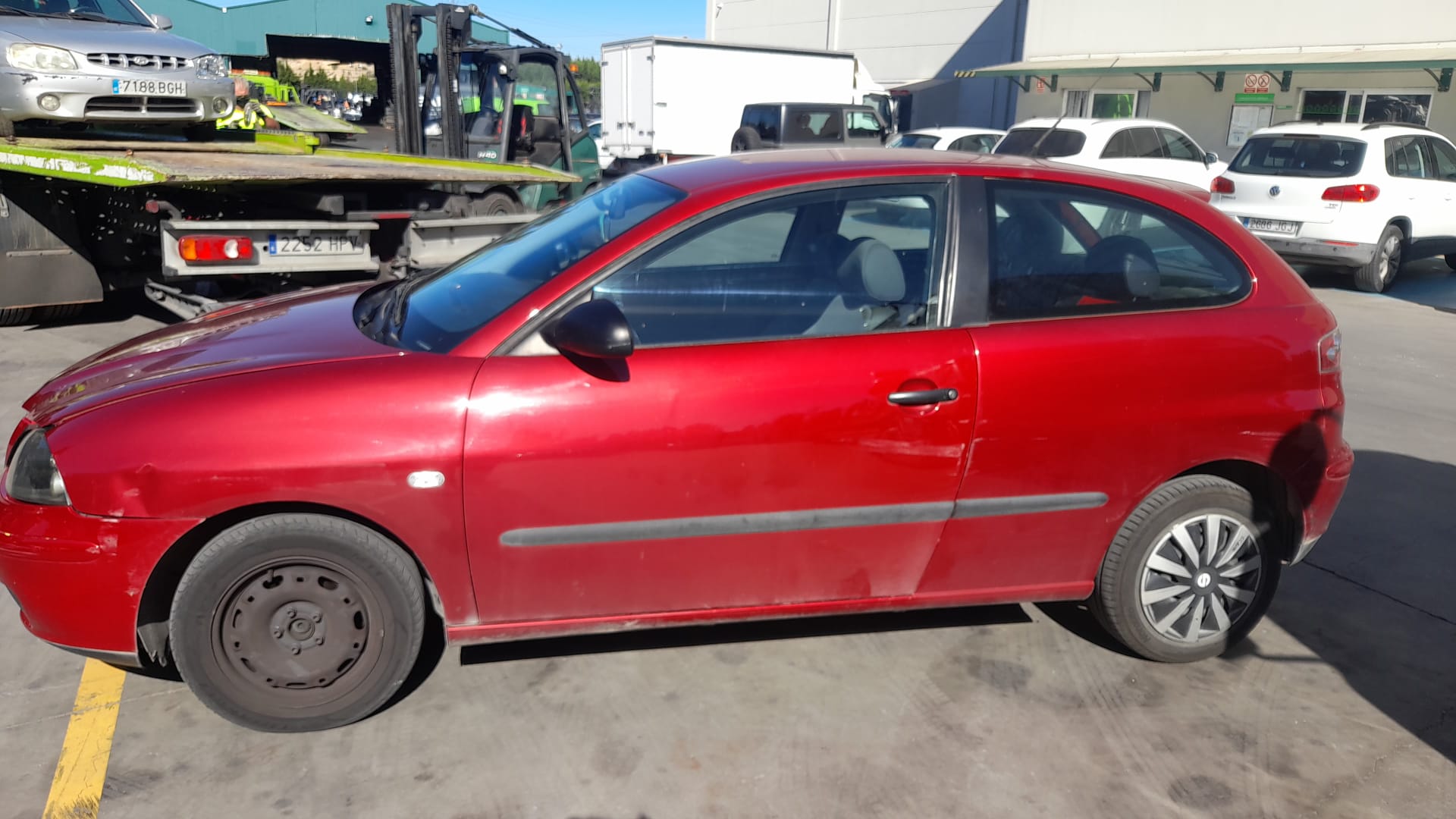 SEAT Ibiza 3 generation (2002-2008) Priekinė kairė apatinė šakė 6Q0407151L 25577838