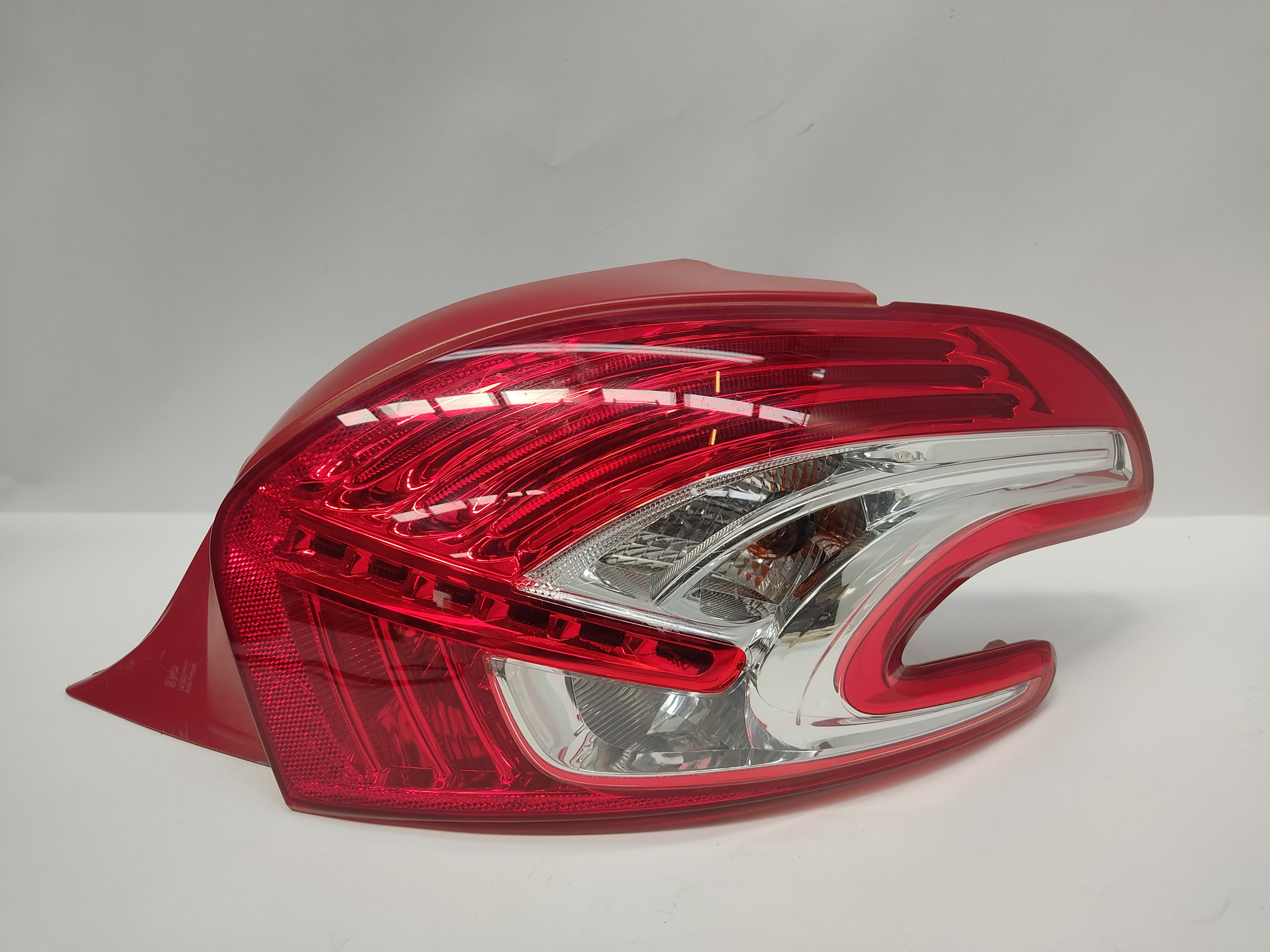 PEUGEOT 208 Peugeot 208 (2012-2015) Rear Right Taillight Lamp 9672628380 24652575