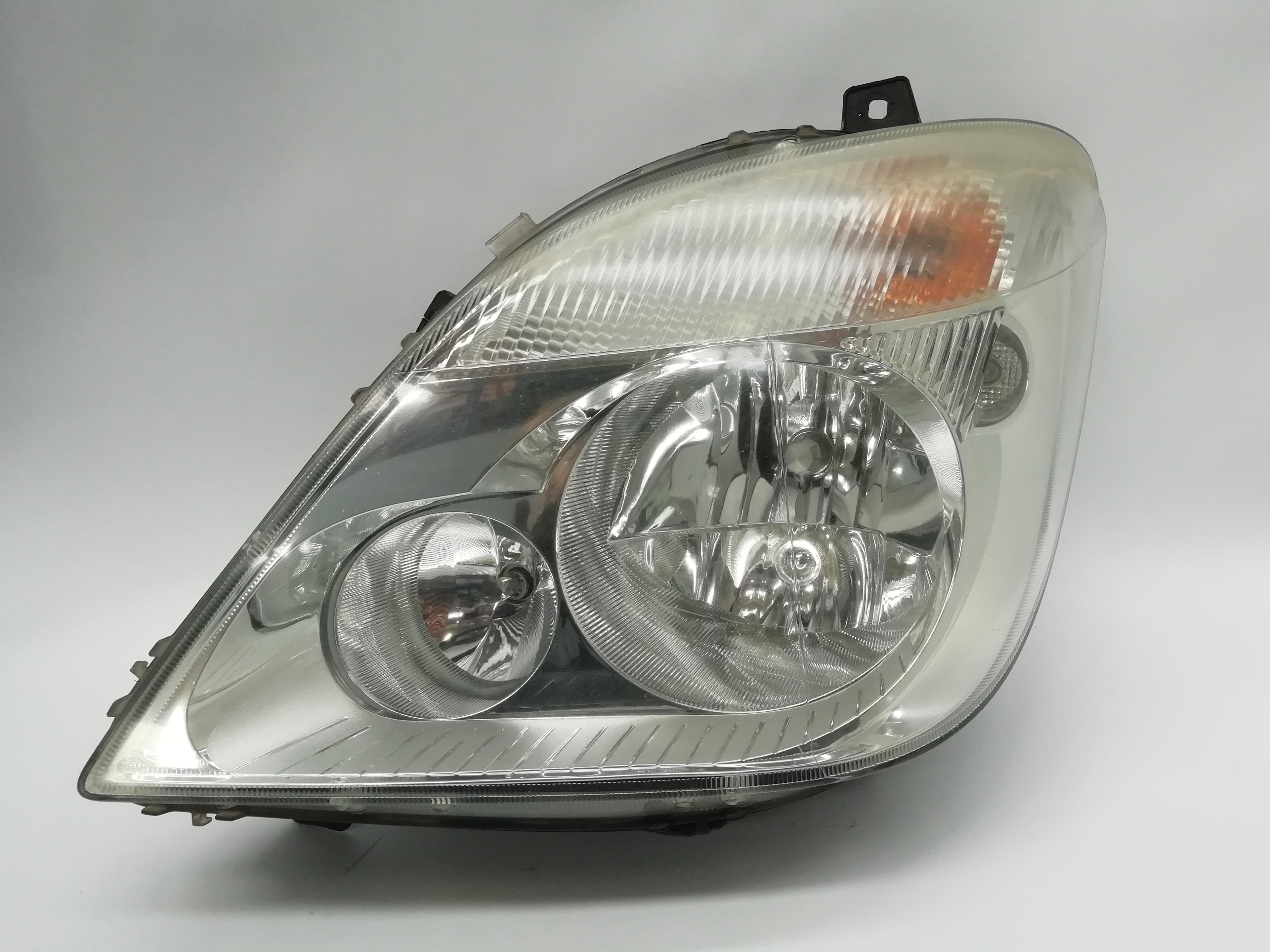 MERCEDES-BENZ Sprinter Phare avant gauche A9068200161 23617466