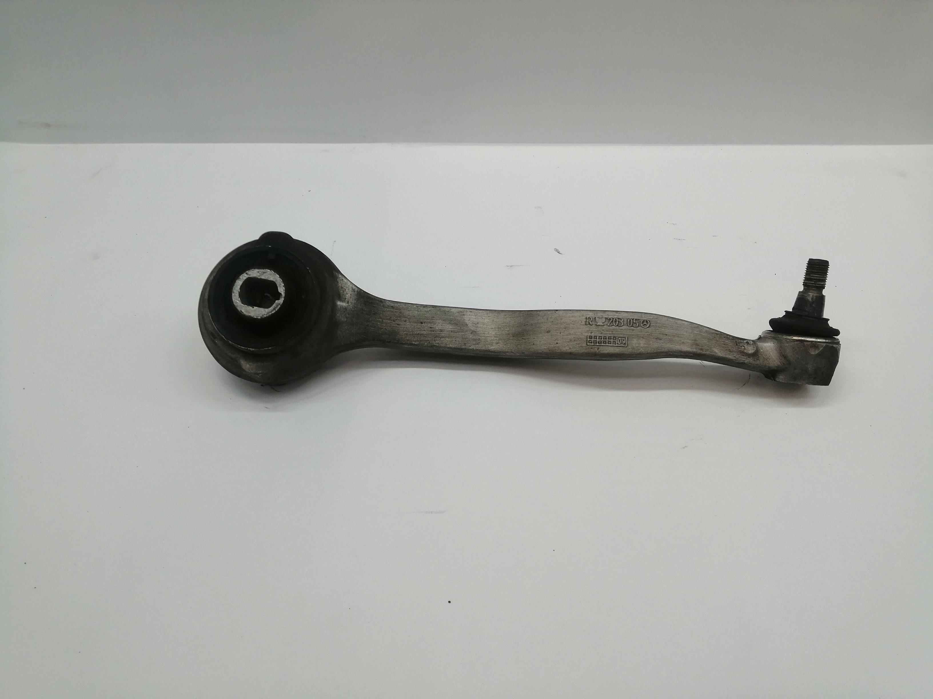 MERCEDES-BENZ E-Class W212/S212/C207/A207 (2009-2016) Braț de control inferior stânga față A2043306711 24028286