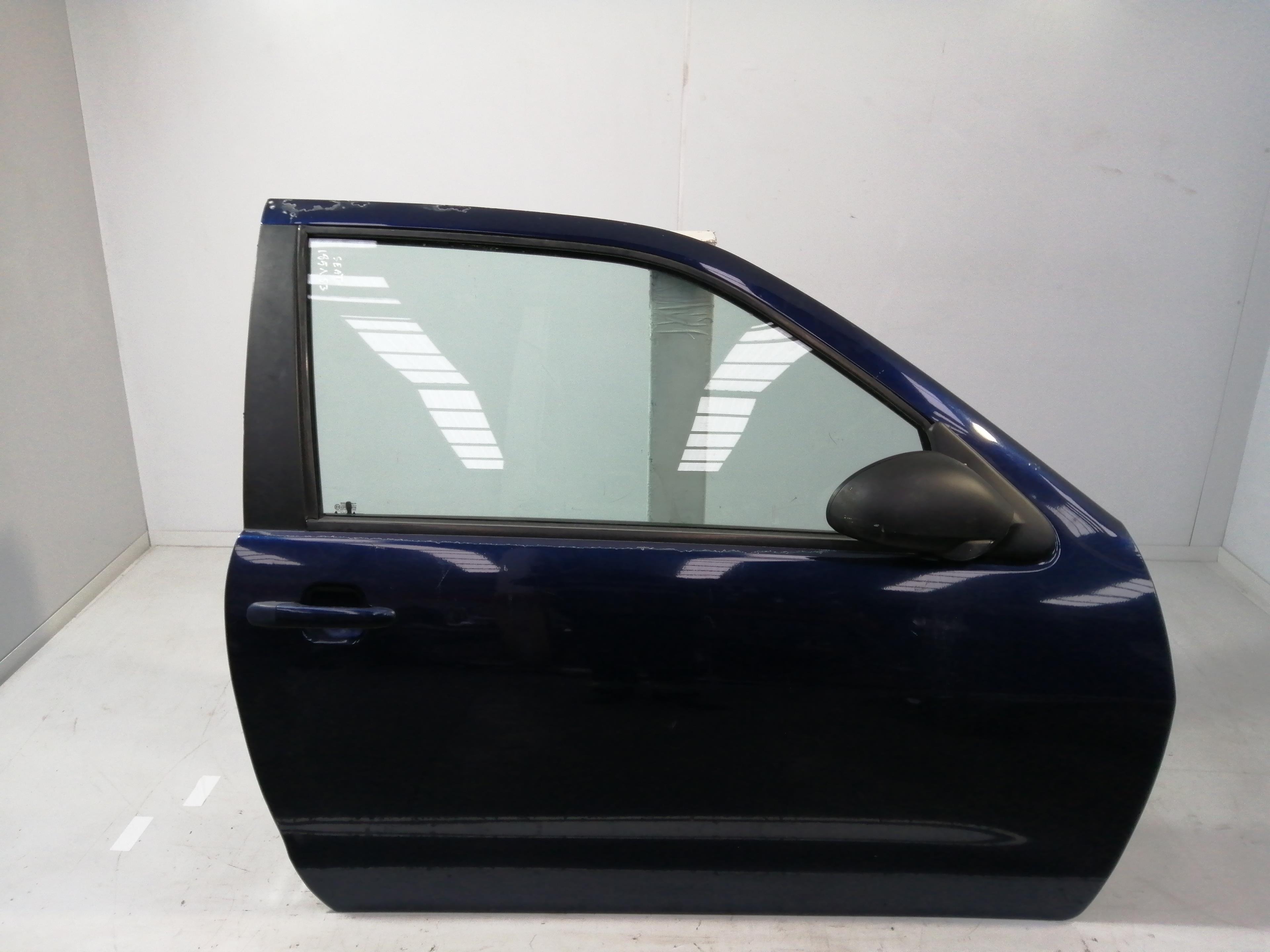 SEAT Ibiza 2 generation (1993-2002) Front Right Door 6K3831052C 23056180