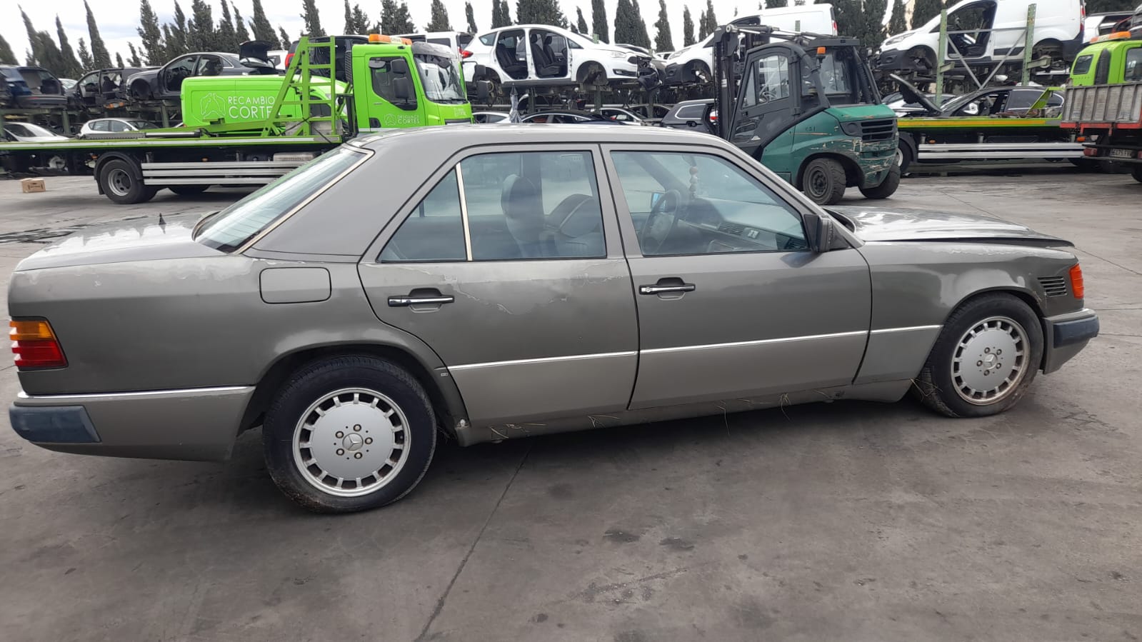 MERCEDES-BENZ E-Class W124 (1984-1997) Дверь передняя левая A1247202505 23892122