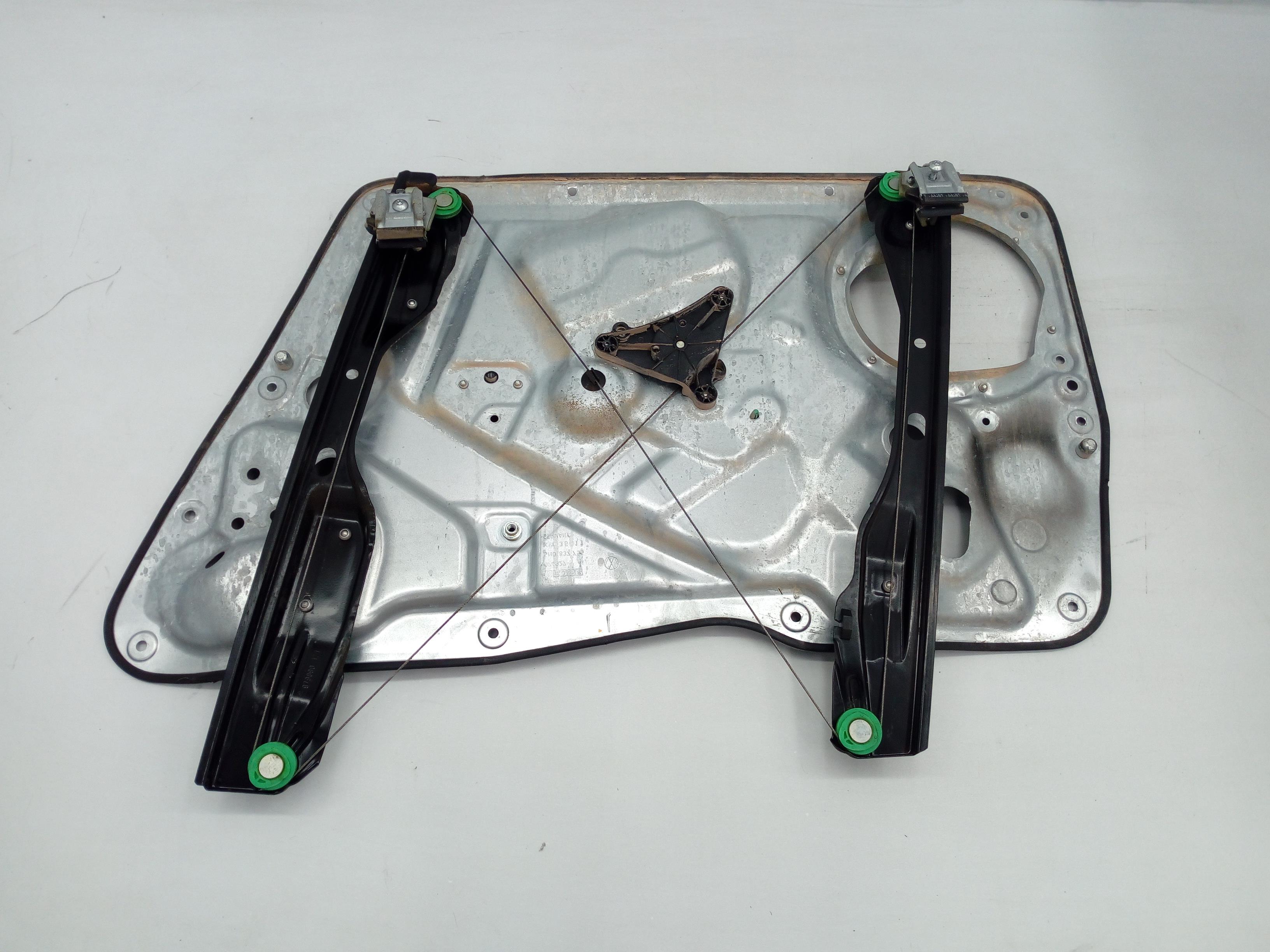 VOLKSWAGEN Tiguan 1 generation (2007-2017) Front Left Door Window Regulator 5N0837461 23665813