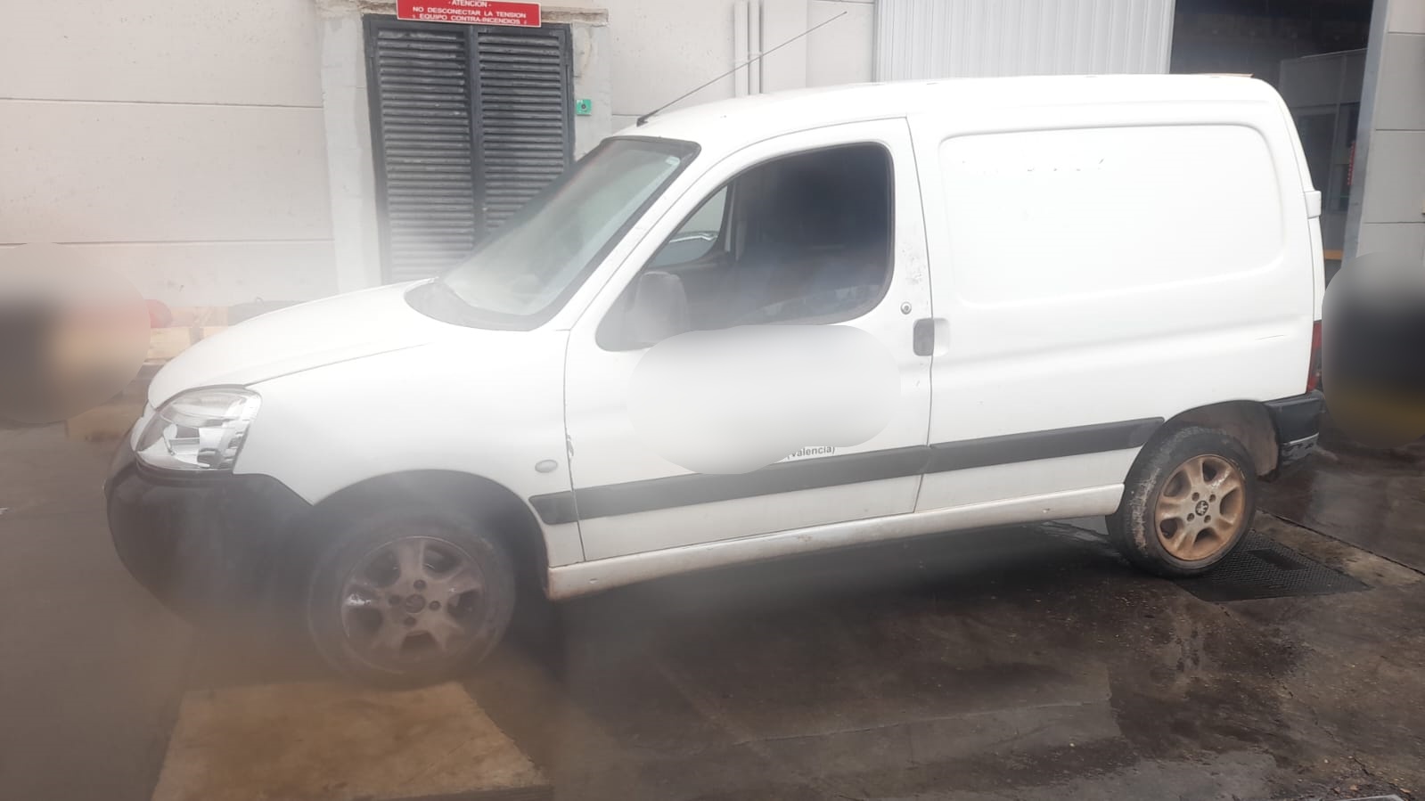 PEUGEOT Partner 1 generation (1996-2012) Priekšējais kreisais spārns 25016843