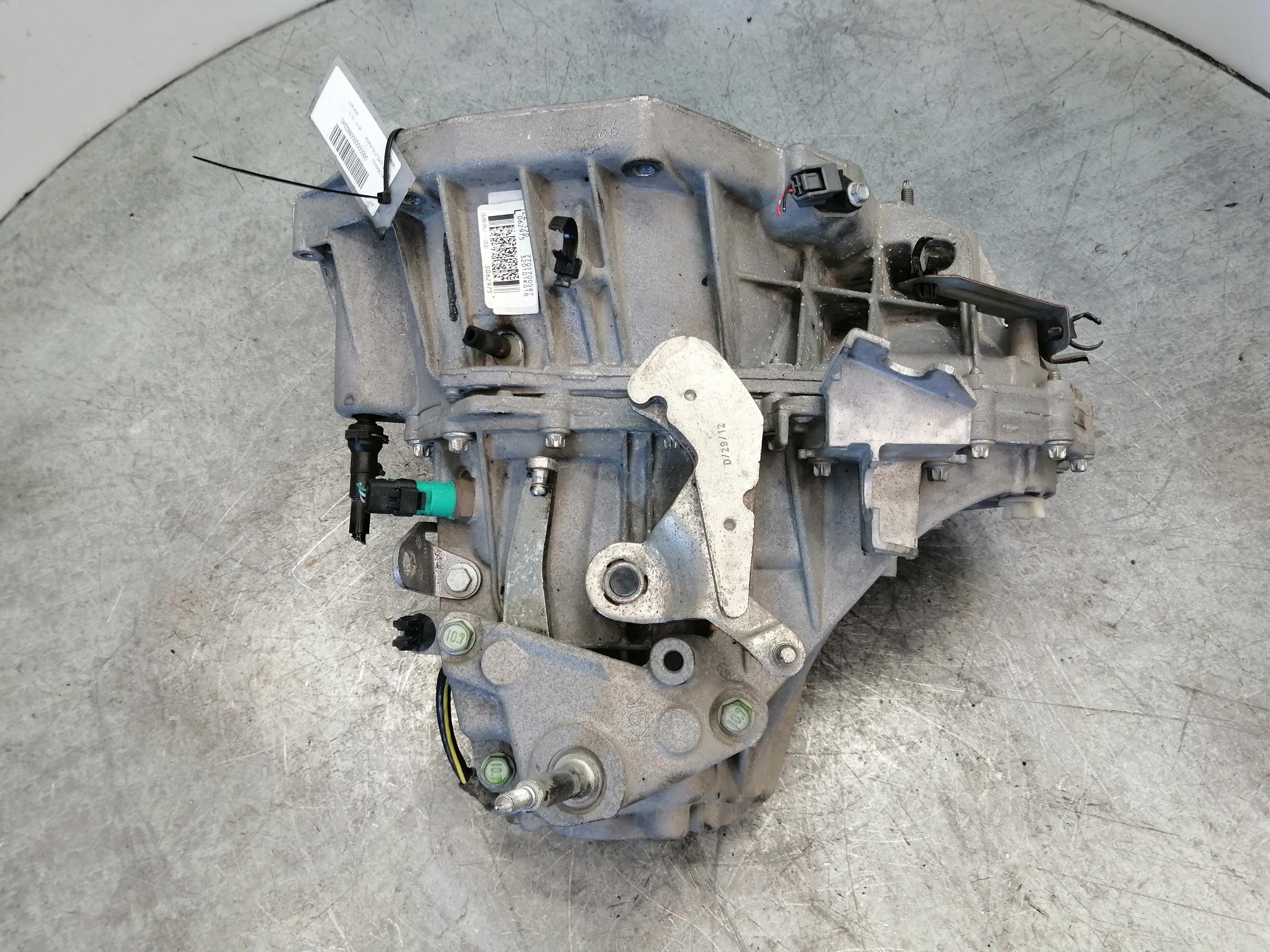 NISSAN Juke YF15 (2010-2020) Växellåda TL4120 24035784