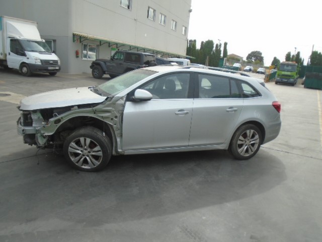 CHEVROLET Cruze 1 generation (2009-2015) Generatorius 13588296 25114408