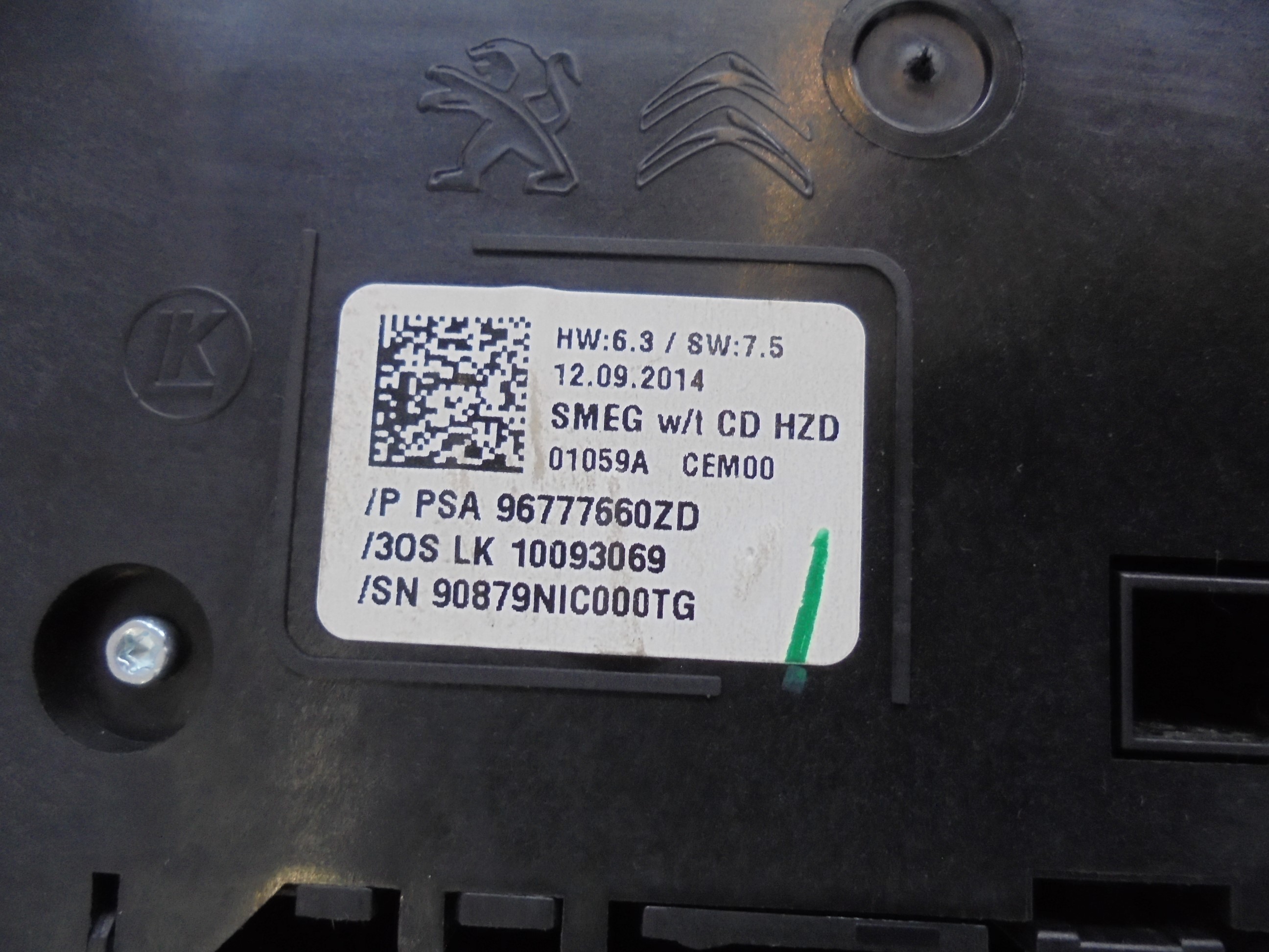 PEUGEOT 308 T9 (2013-2021) Hazard button 96777660ZD 18534017
