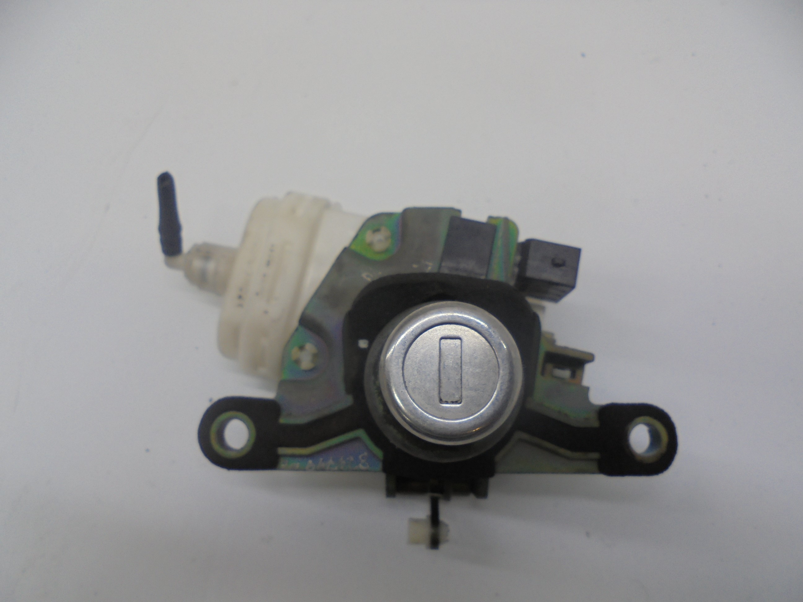 AUDI A4 B5/8D (1994-2001) Fuel Tank Cover Lock 8D0862055 18539857