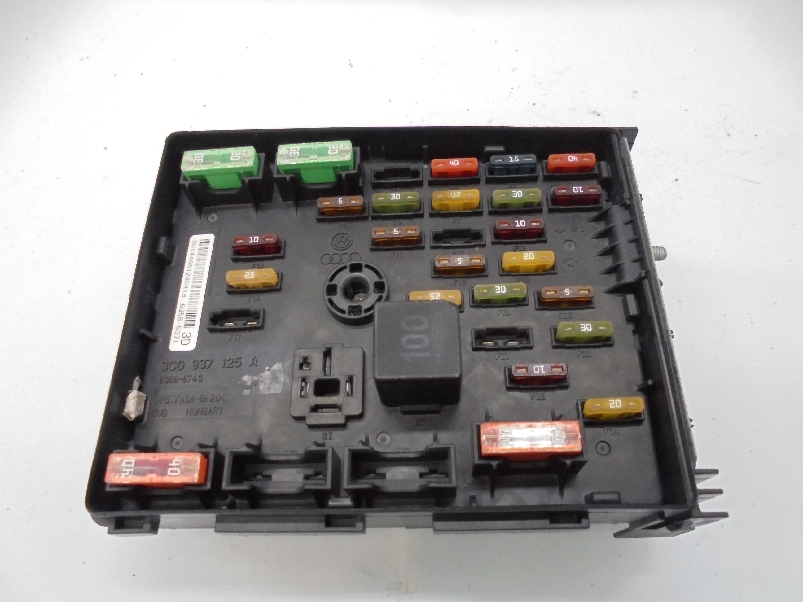 AUDI Q3 8U (2011-2020) Fuse Box 3C0937125A 18524507